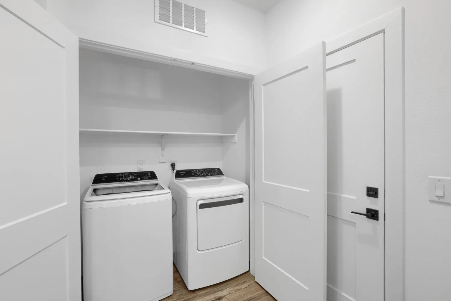 In-unit full-size washer and dryer included in every Garrett Uptown B2 two-bedroom apartment in Chandler, AZ