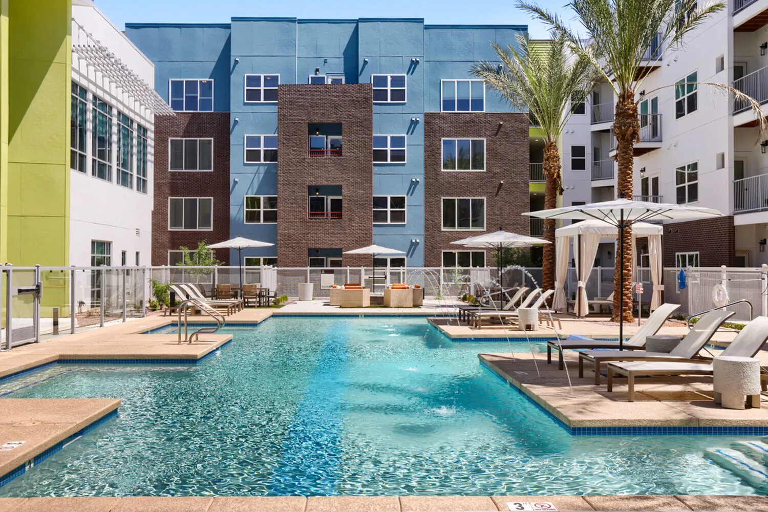 Resort Style Pool & Spa
