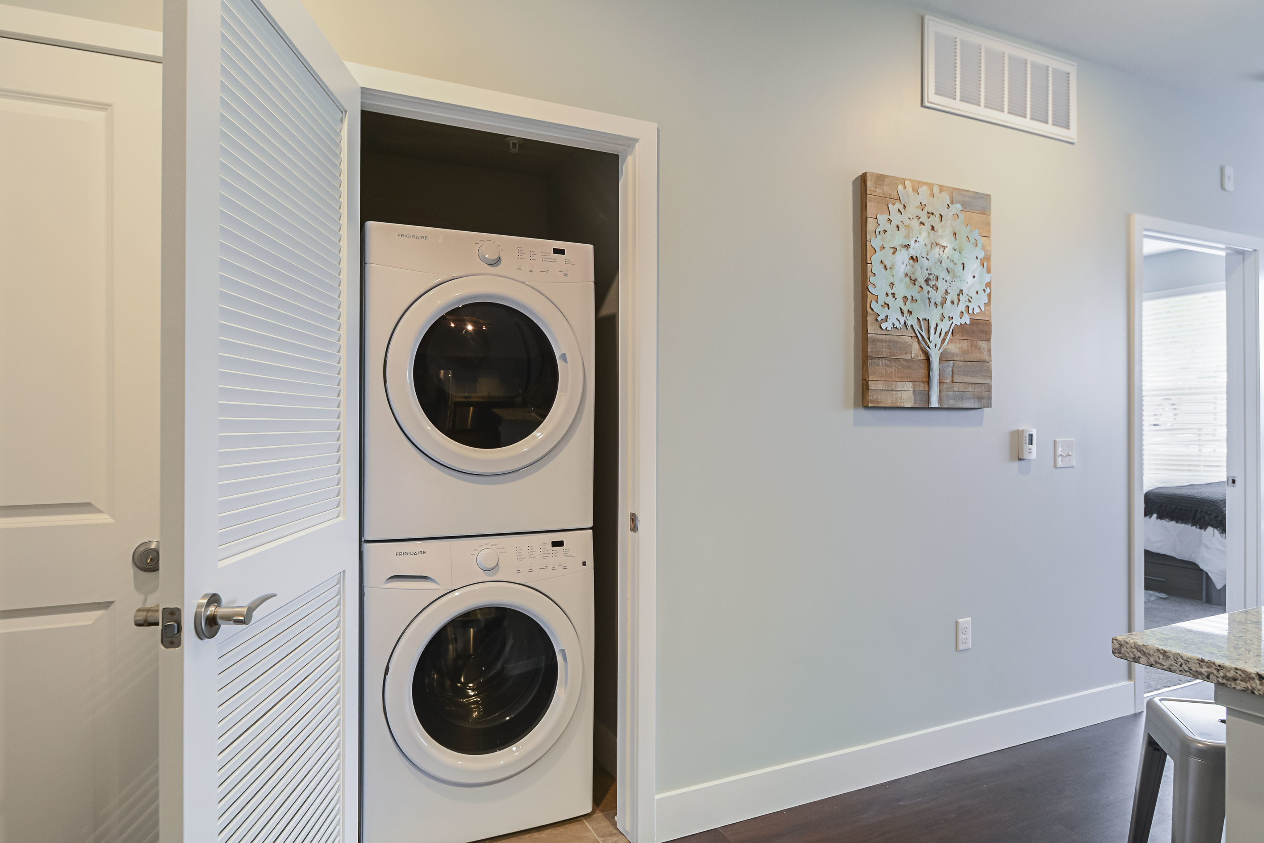 Full Size Washer & Dryer in Unit