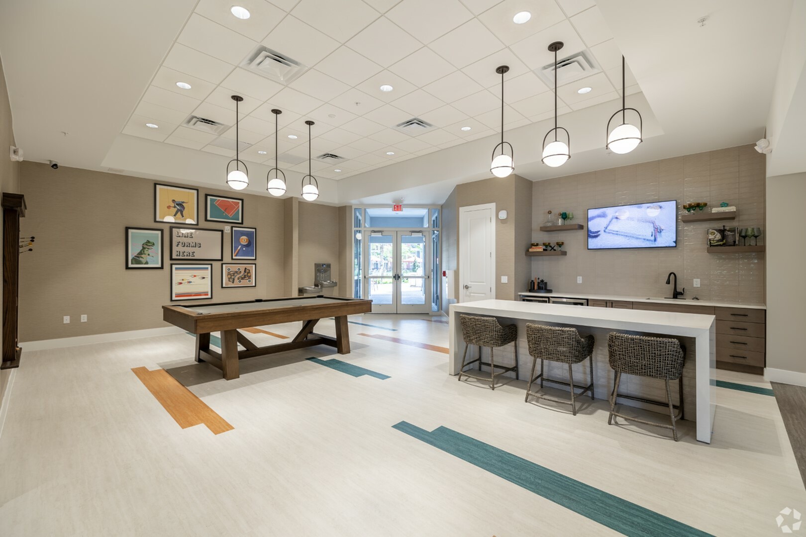 Clubroom with Entertainment and Pool Tables