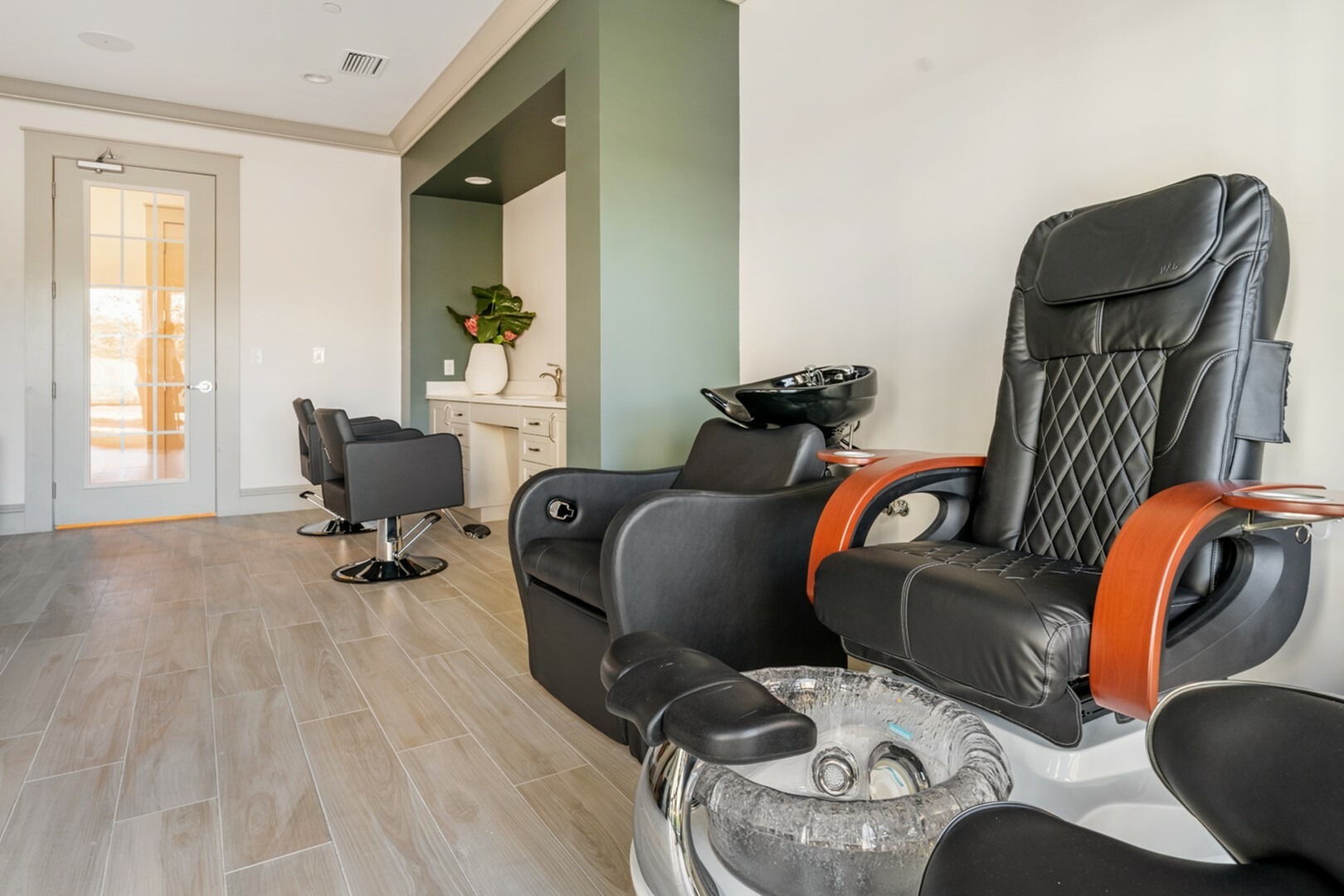 Elegant Salon | Apartment Homes for rent in Sarasota, FL | Alloro at University Groves