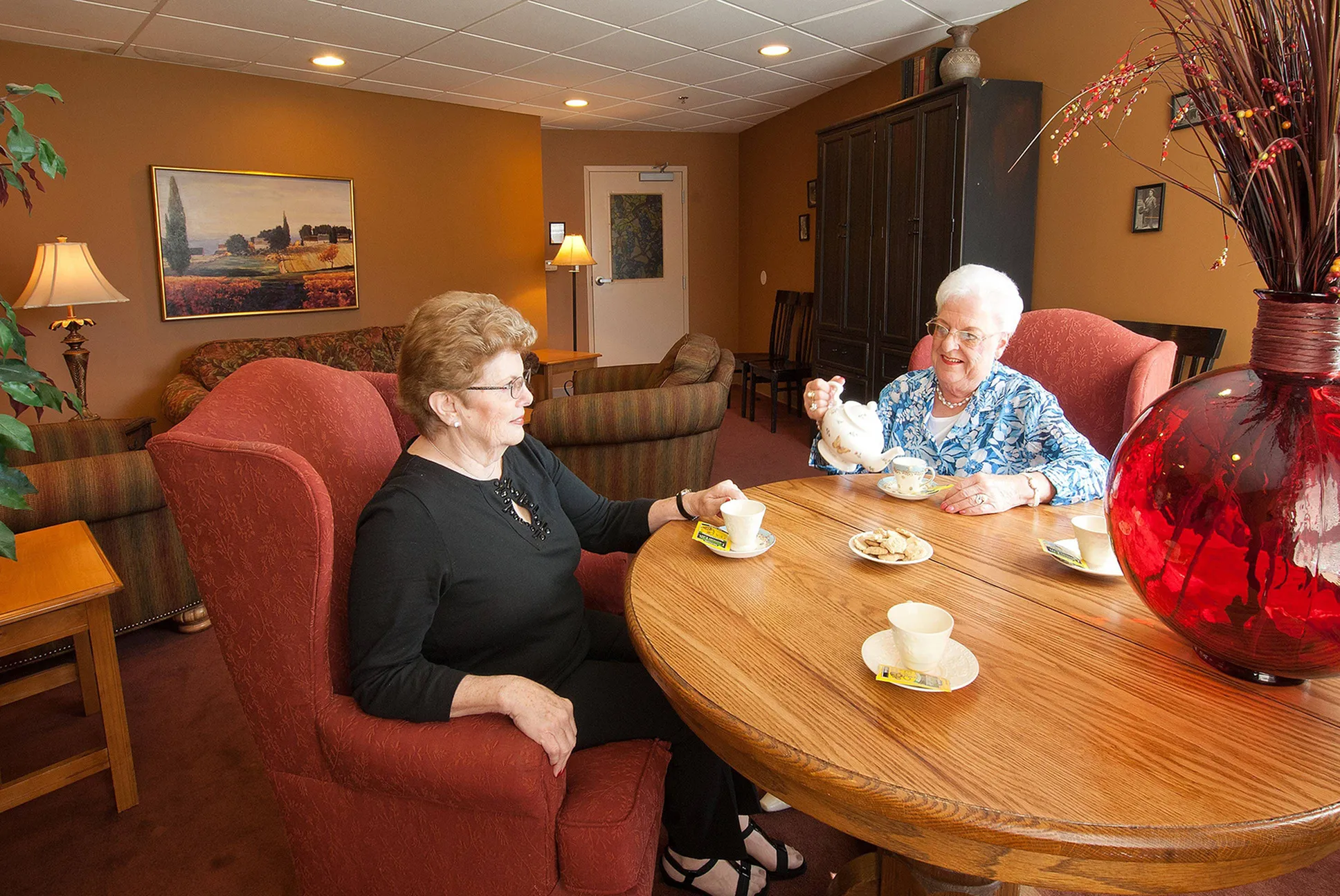 Residents Enjoying Coffee in the Morning | Apartment in Middletown, NY | The Wallkill Living Center