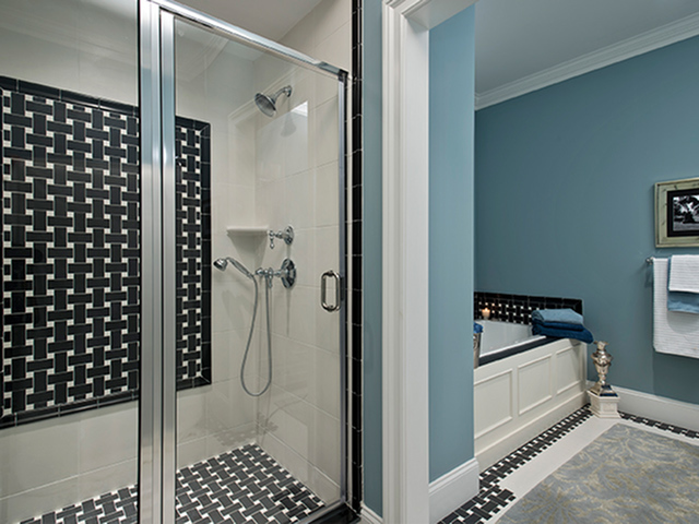 Image of Ceramic tile in all bath areas for Loudon House