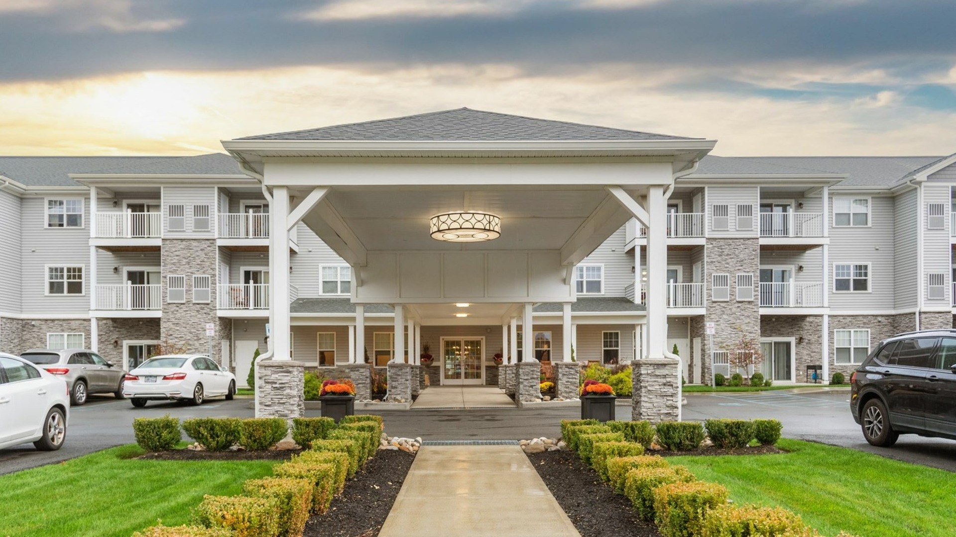 Pinnacle Living at Forts Ferry Apartments In Latham, NY