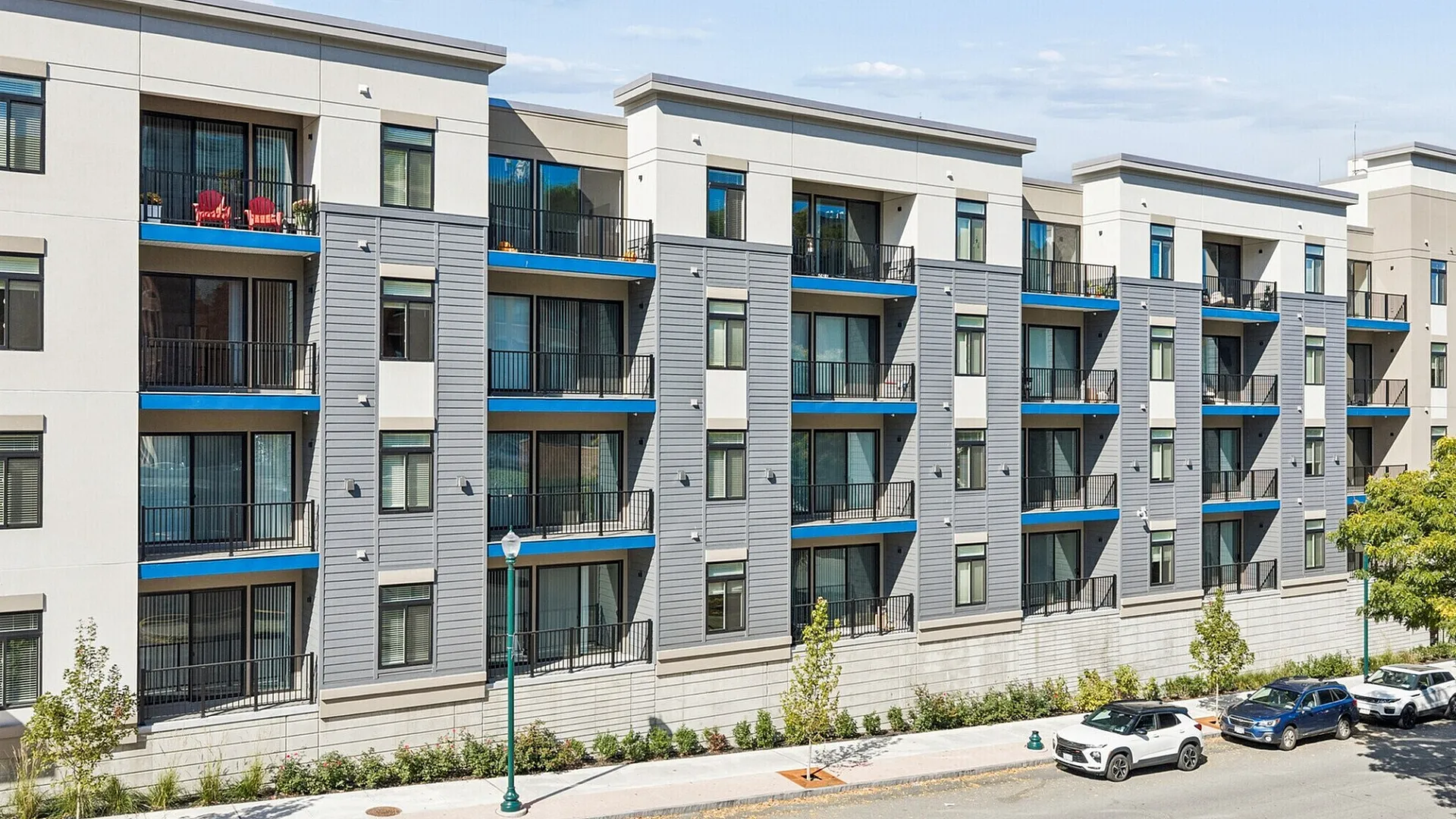 The Six at City Station - Exterior View