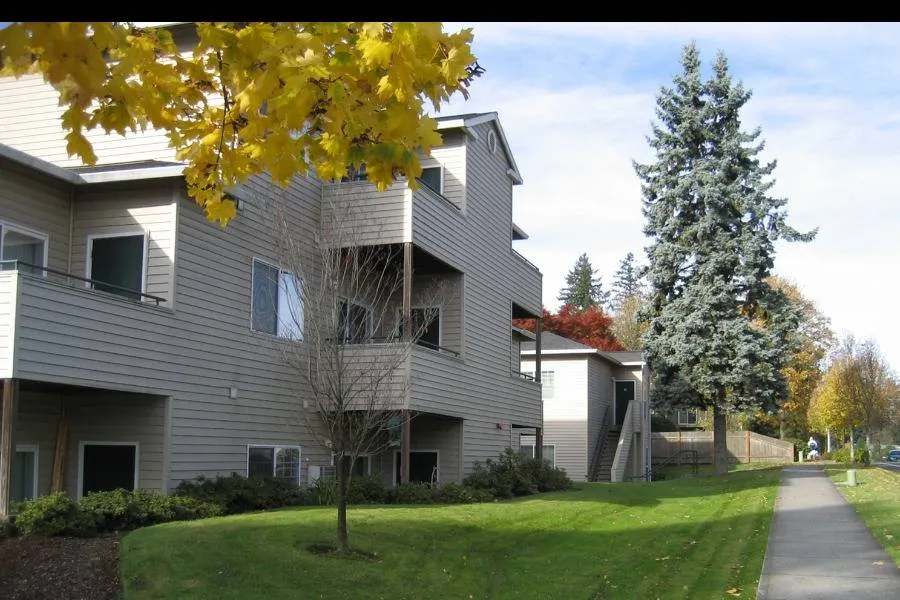 Exterior 3