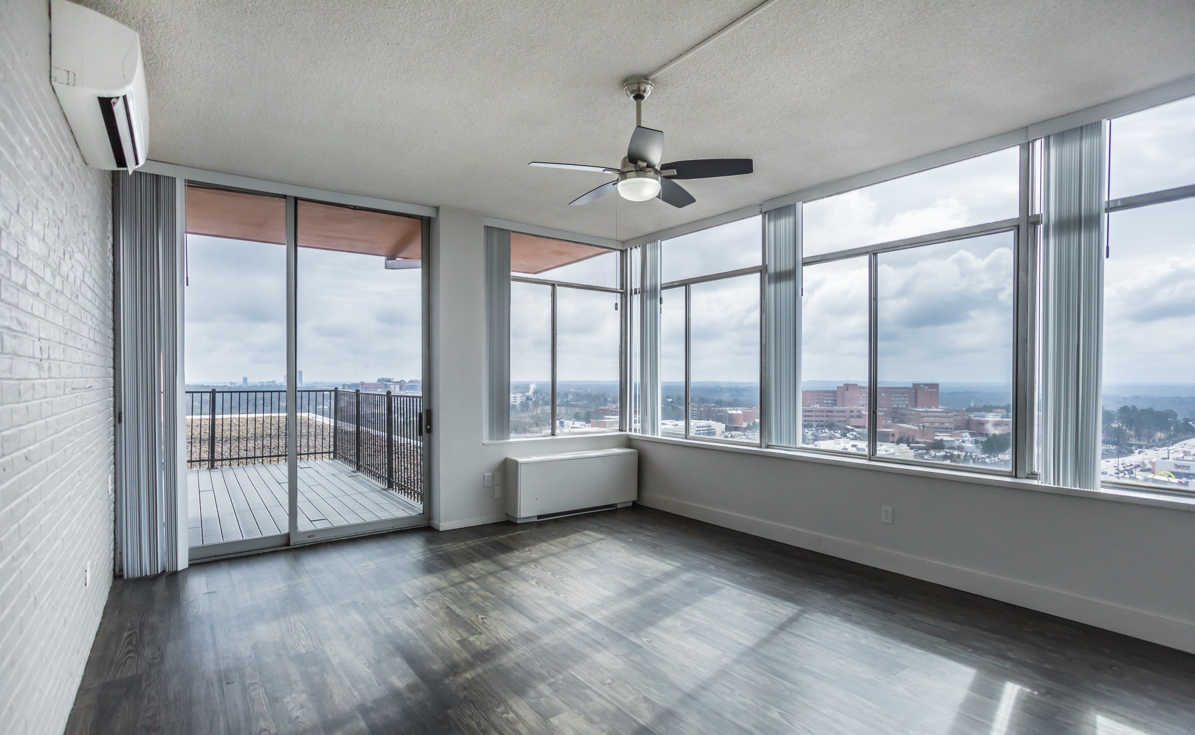 Panoramic views of Little Rock from luxury apartment at The Highland Midtown