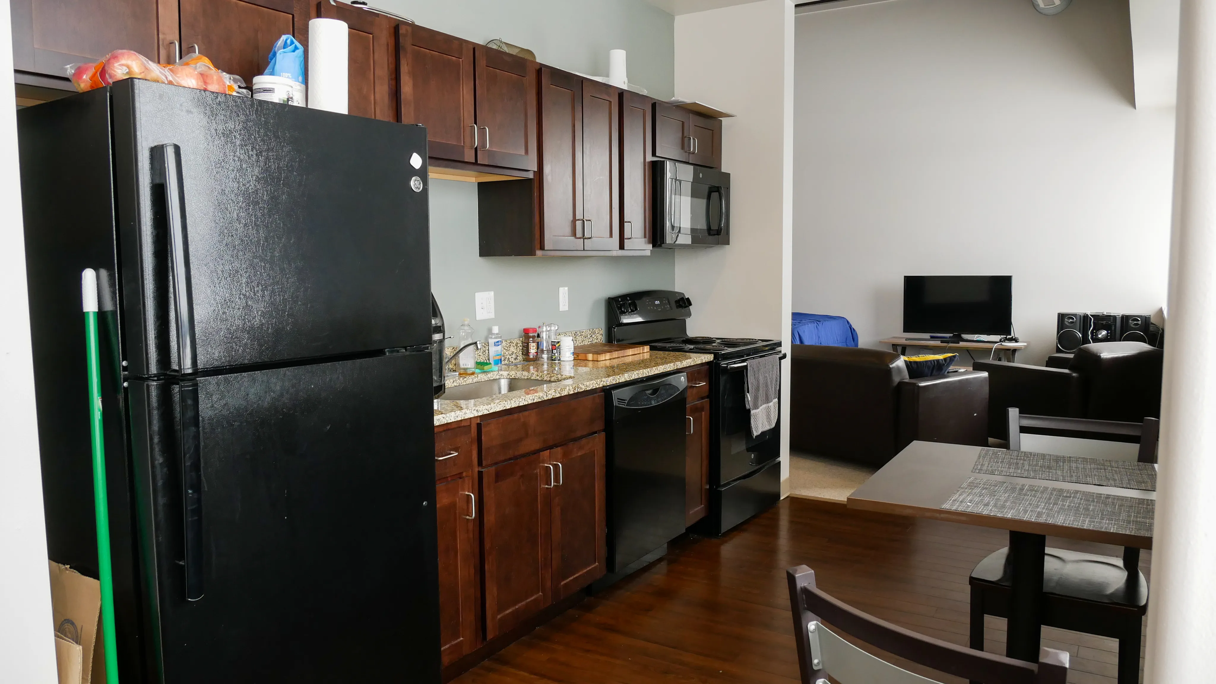Loft Studio DLX Kitchen | The Union at Dearborn | Dearborn Apartments