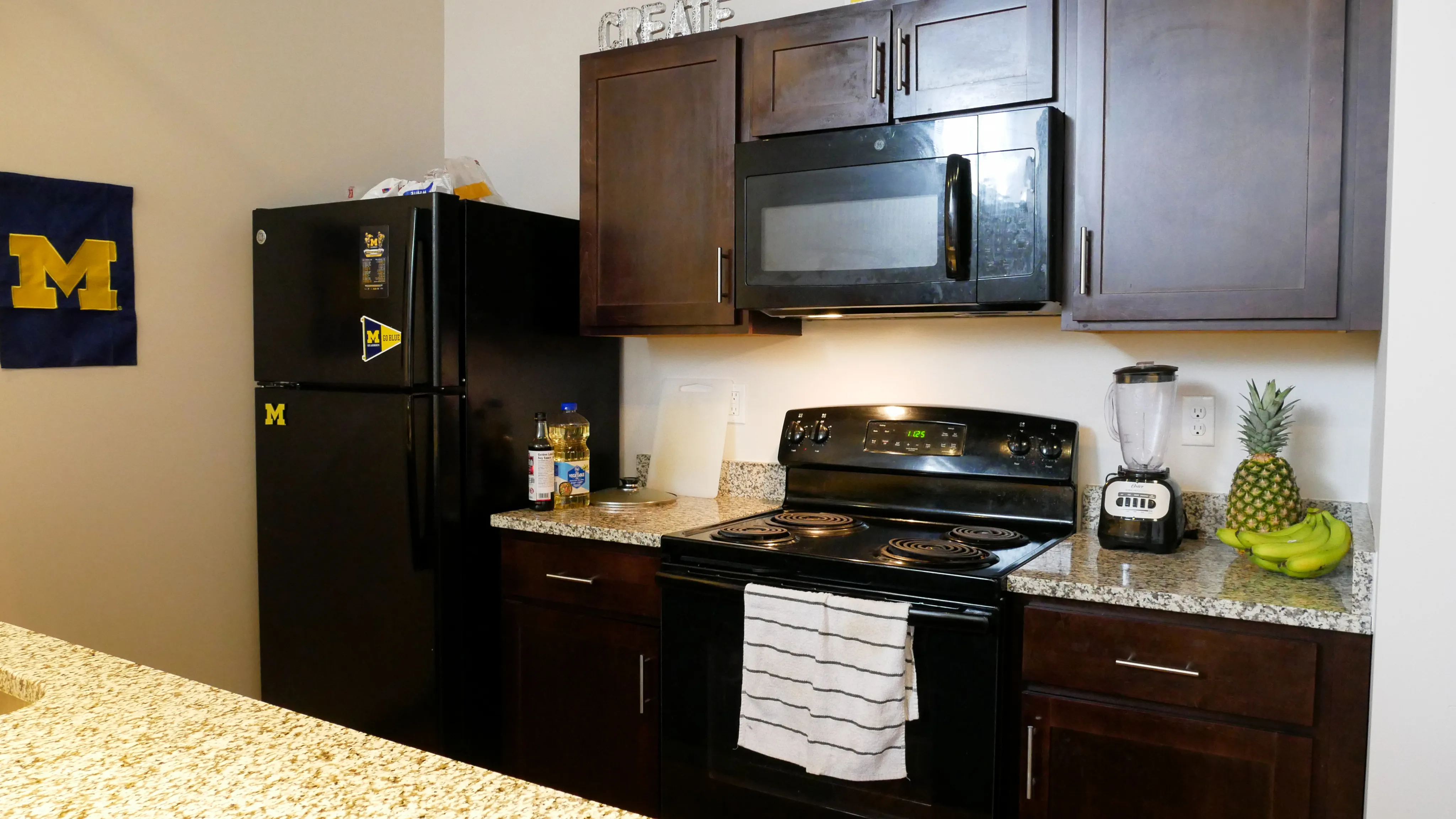 Shared Single Loft Deluxe Appliance | The Union at Dearborn | Dearborn Apartments