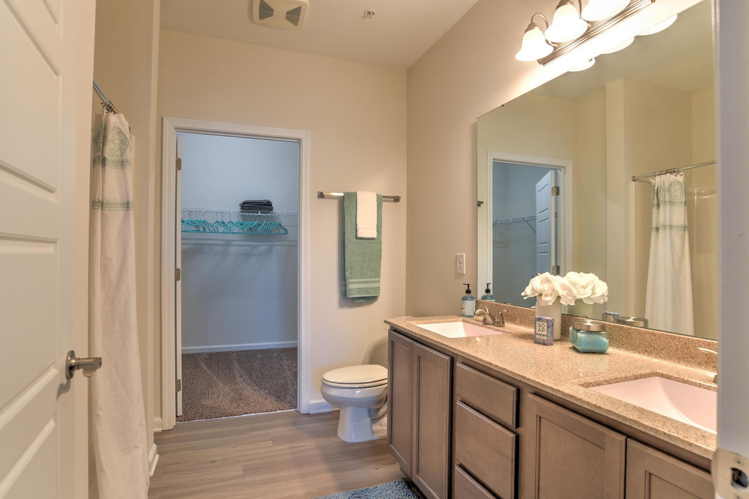 View Photos 10 Newbridge Apartments