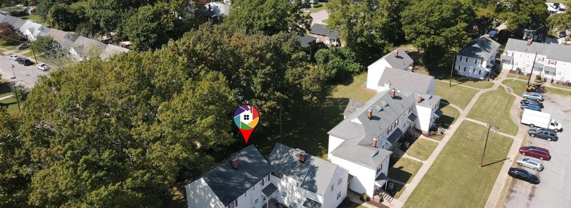 landing slot 1 - areal photo of property