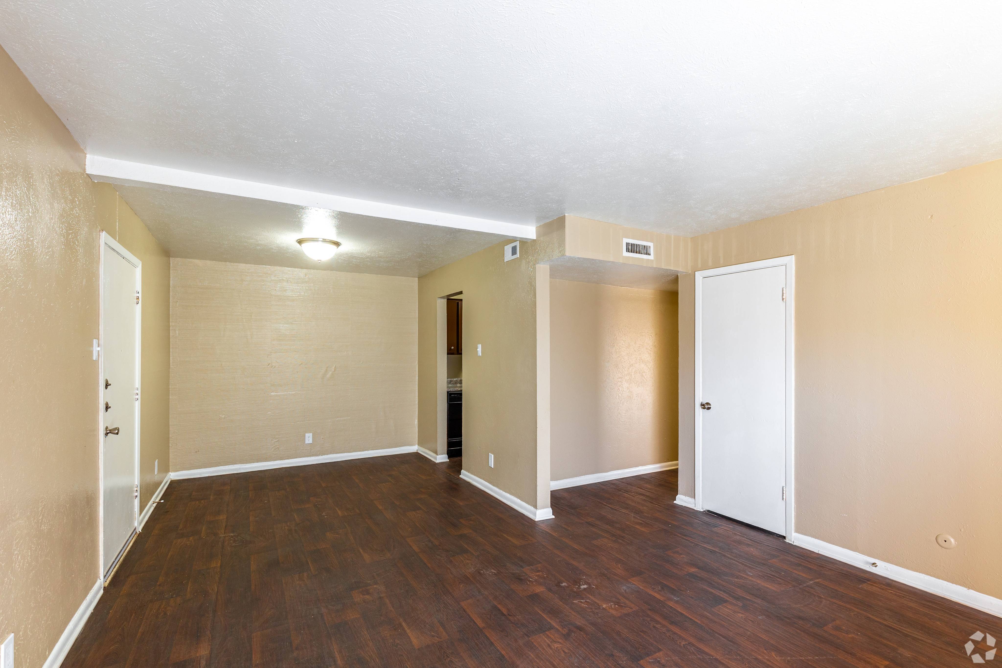 View Photos Villas Del Rey Apartments