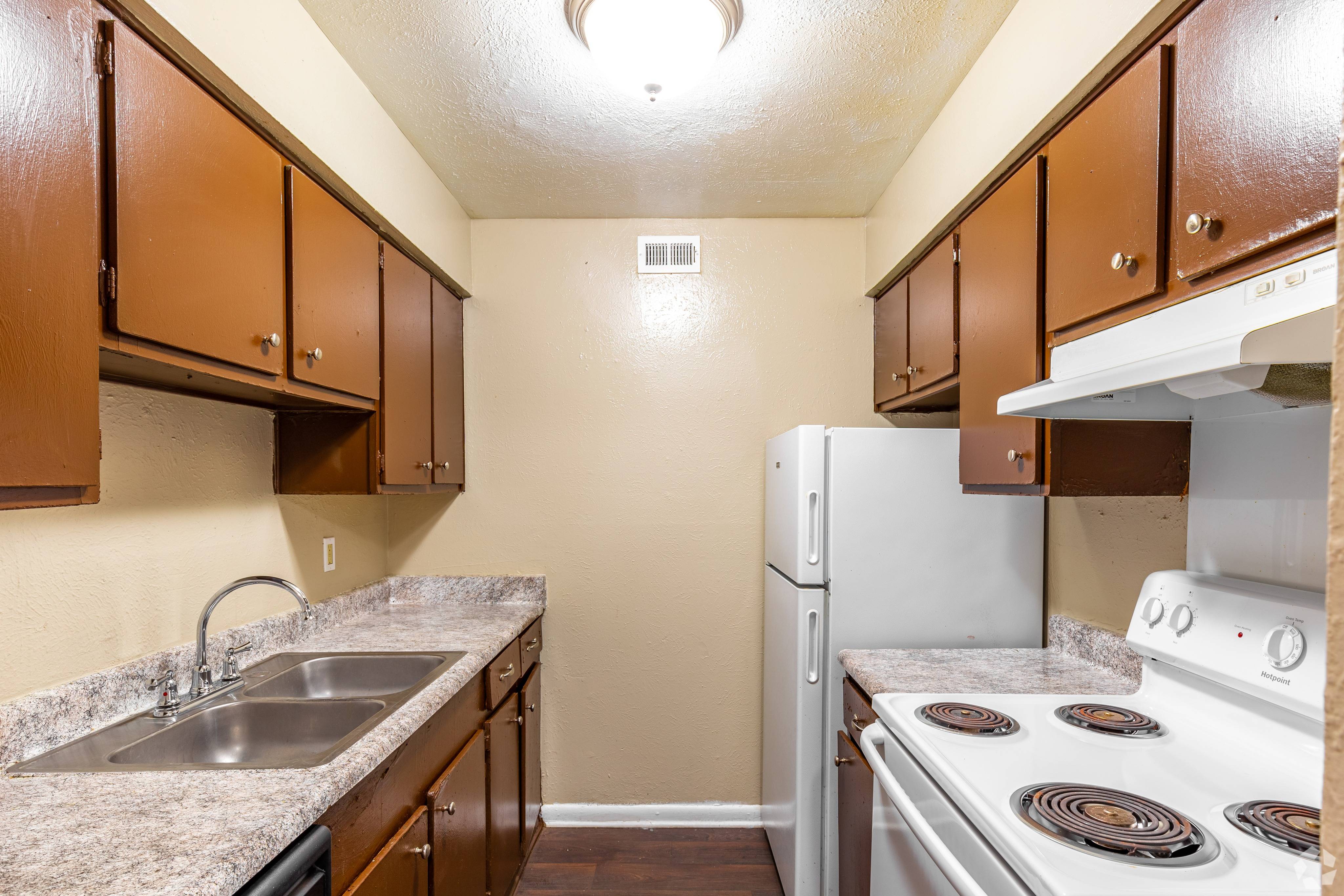 View Photos Villas Del Rey Apartments