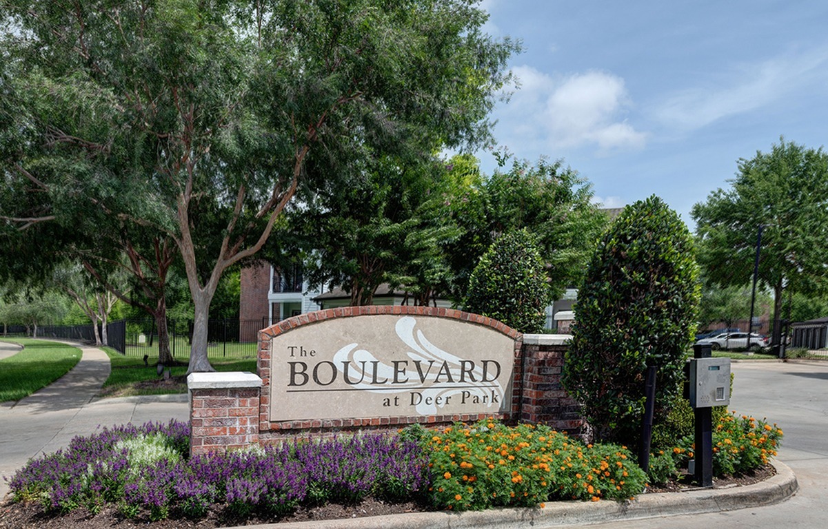 View Photos Boulevard at Deer Park