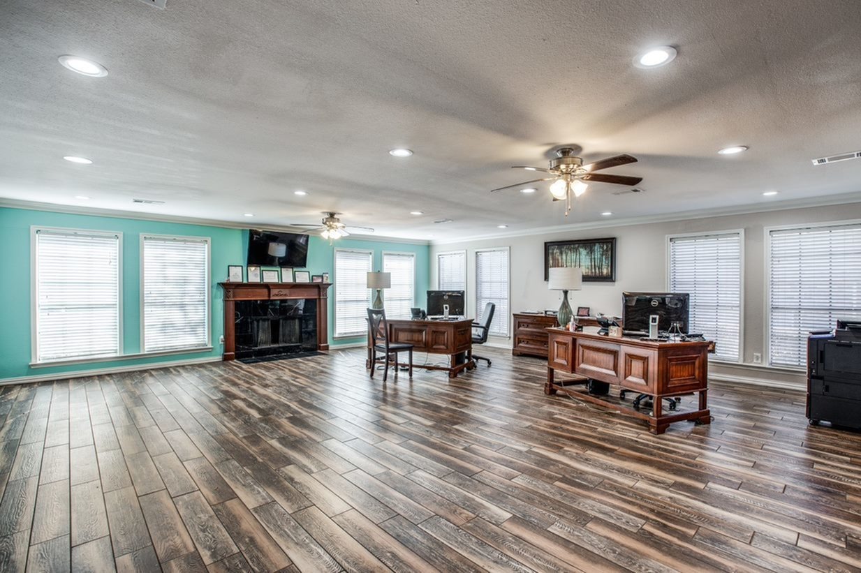 View Photos Regal Crossing Apartments