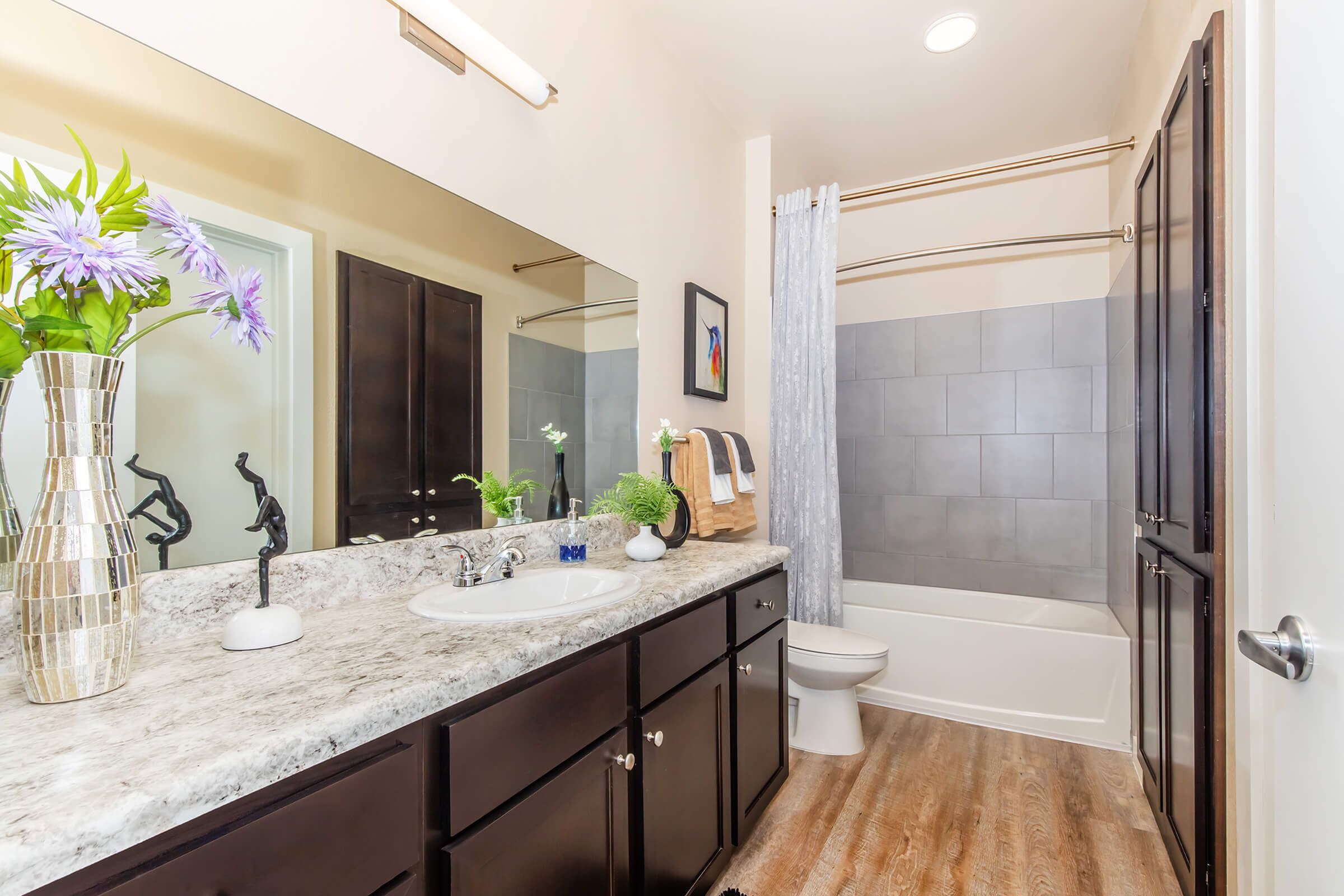B Floor Plan, Bathroom