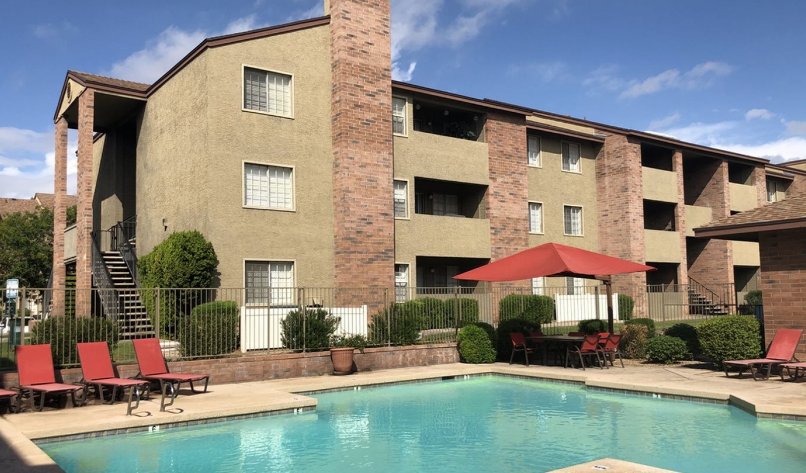 Morgan Park Resort Style Pool
