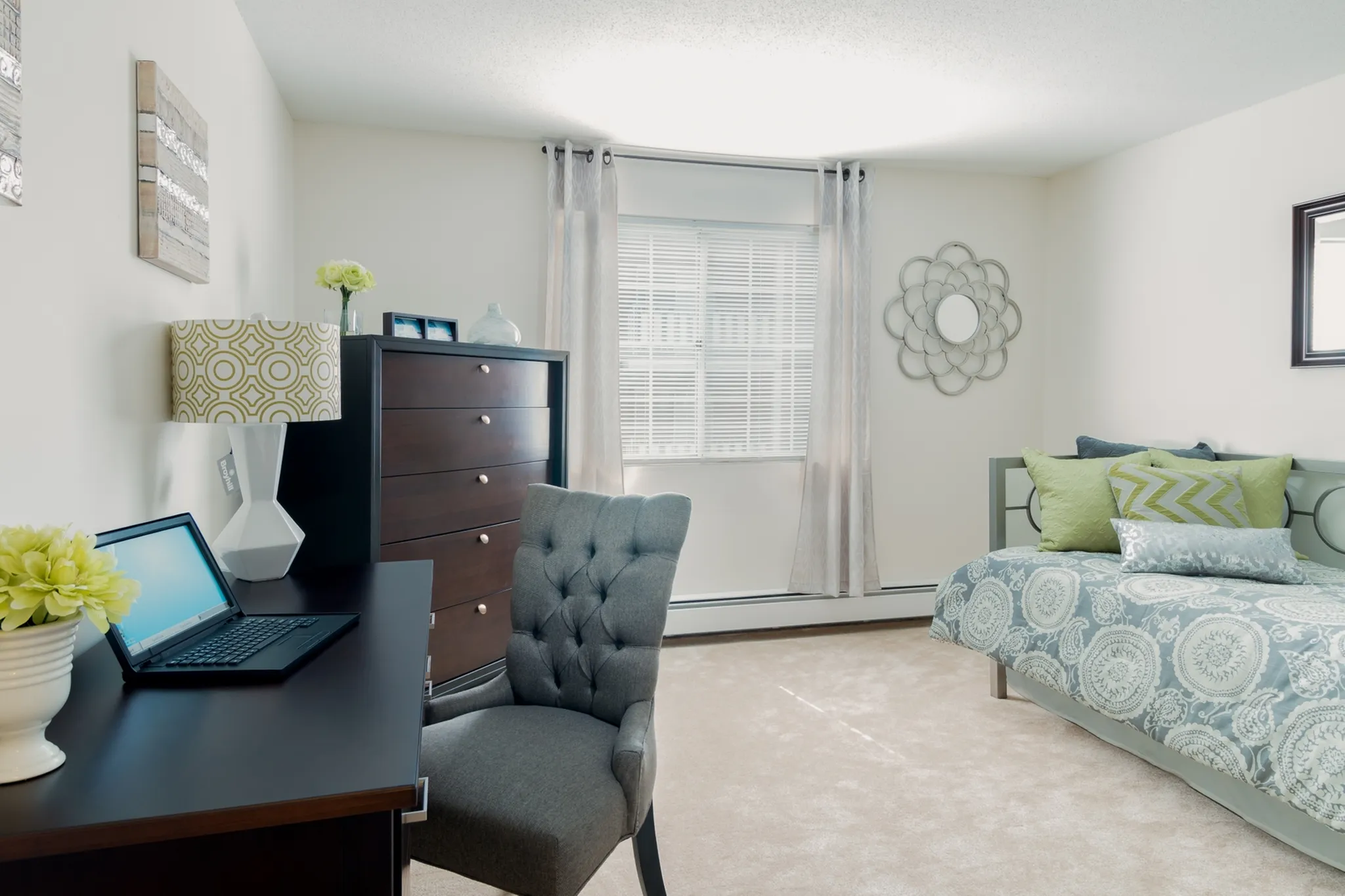 Model Bedroom | Colonial Village Apartments | Apartments in Manchester NH