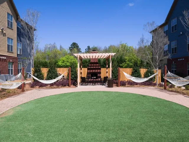 Hammock Garden | Eagle Flatts | USM Off Campus Housing