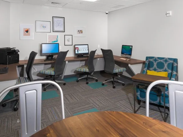 24-Hour Business Center | University Hills | Apartments Toledo Ohio