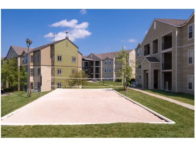 Courts | Hawks Landing | Miami University Off Campus Apartments
