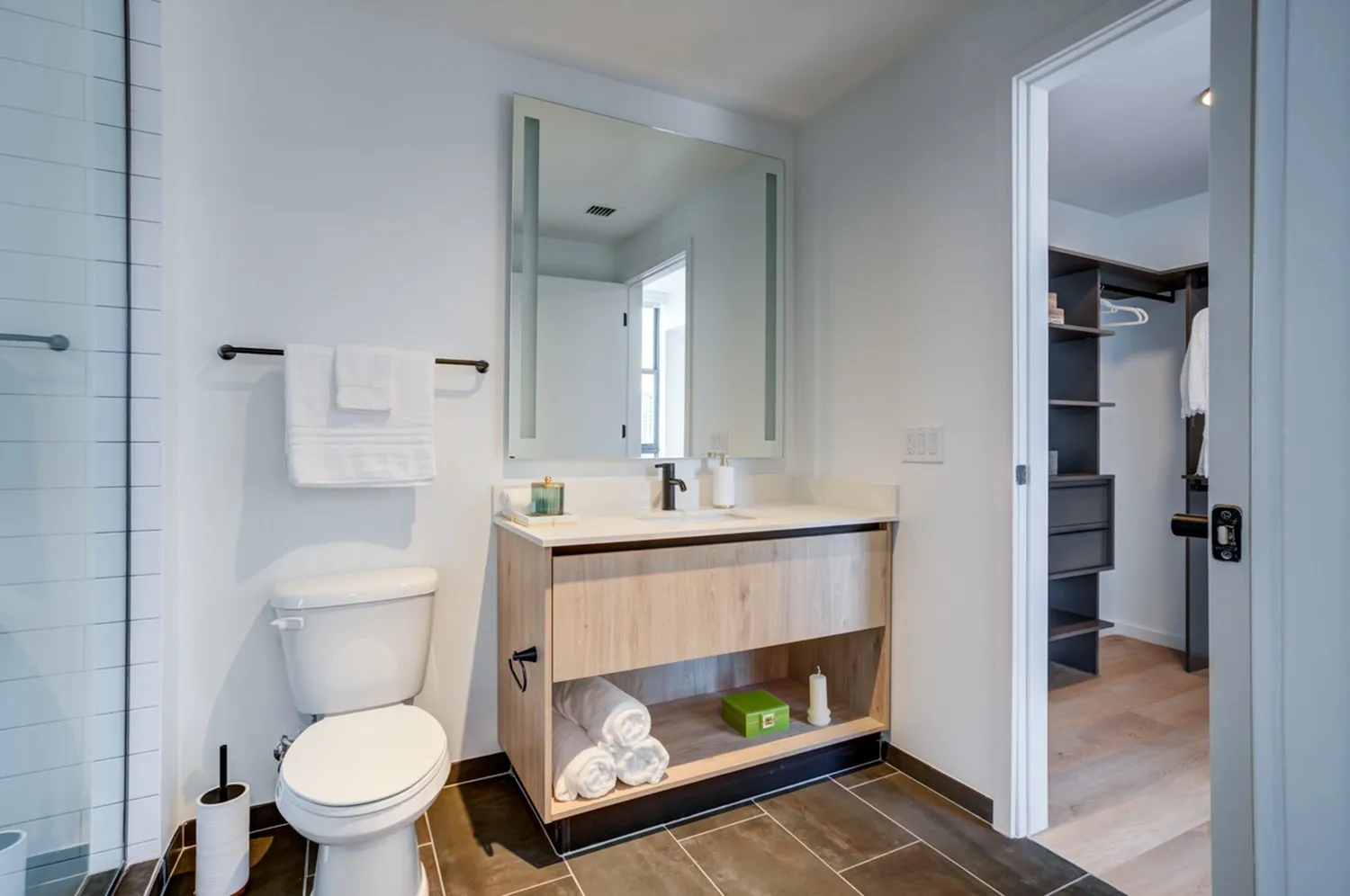 Bathrooms & Built-In Closets