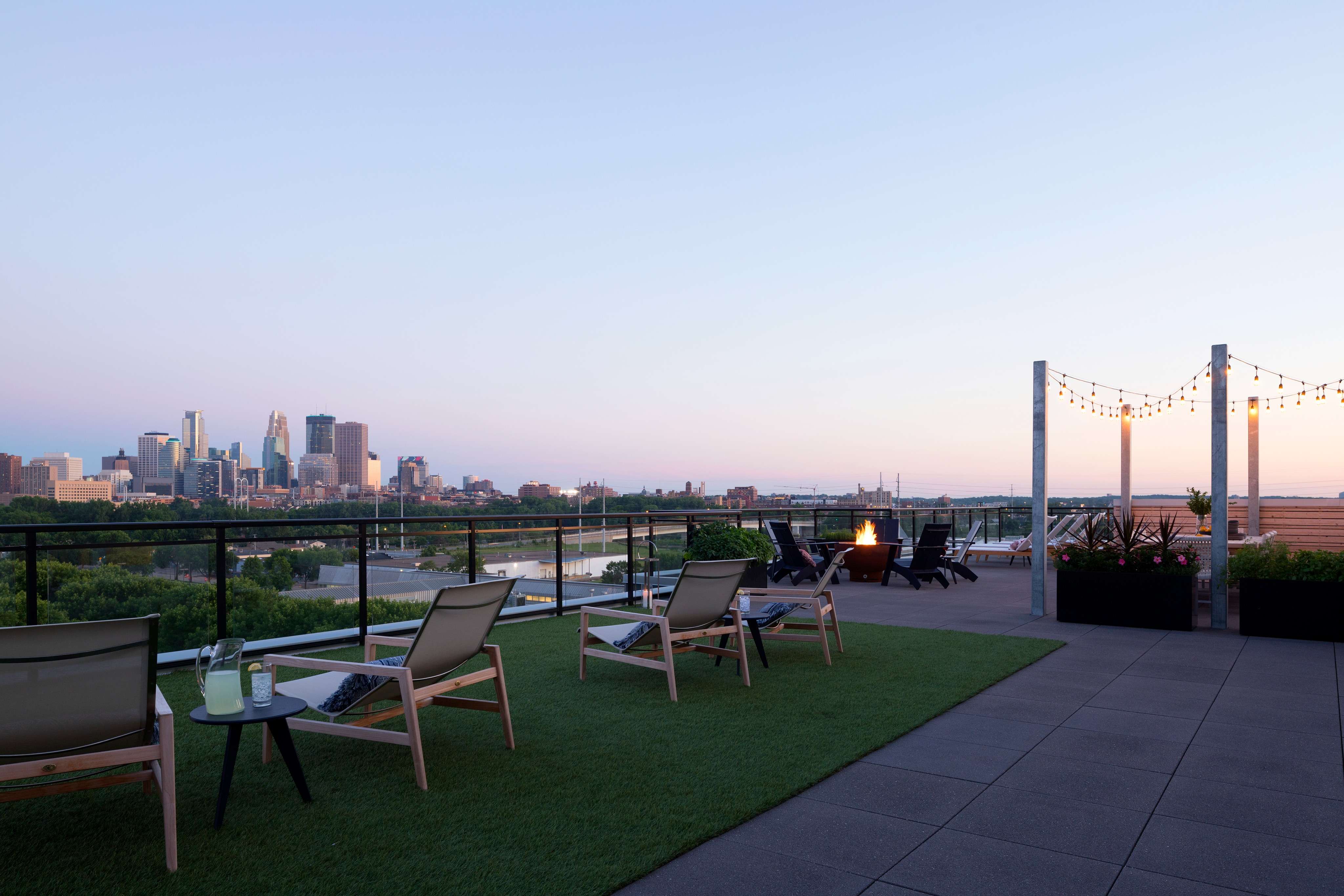 Reserve full Julia Rooftop