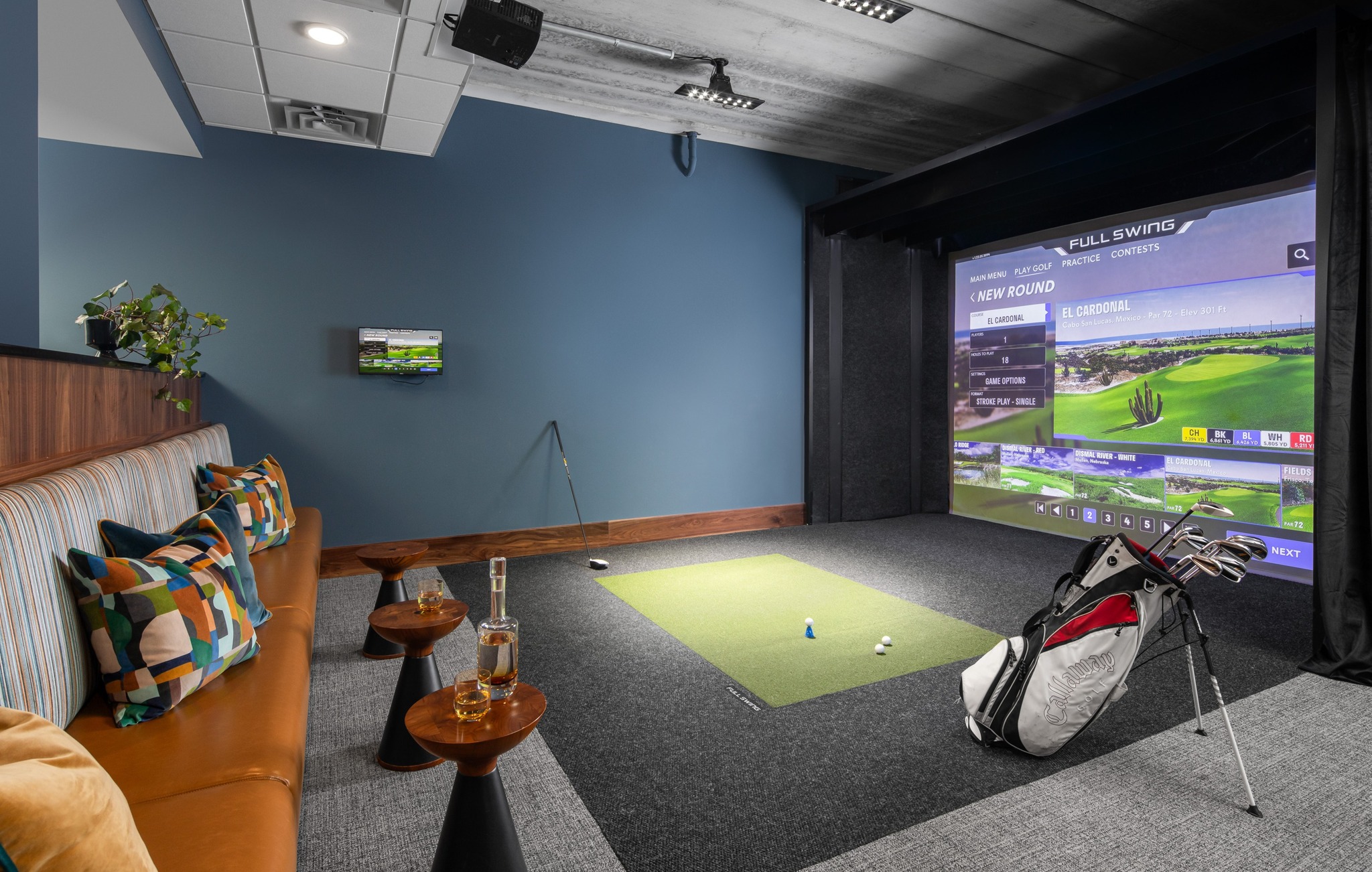 GAME AND GOLF SIMULATOR