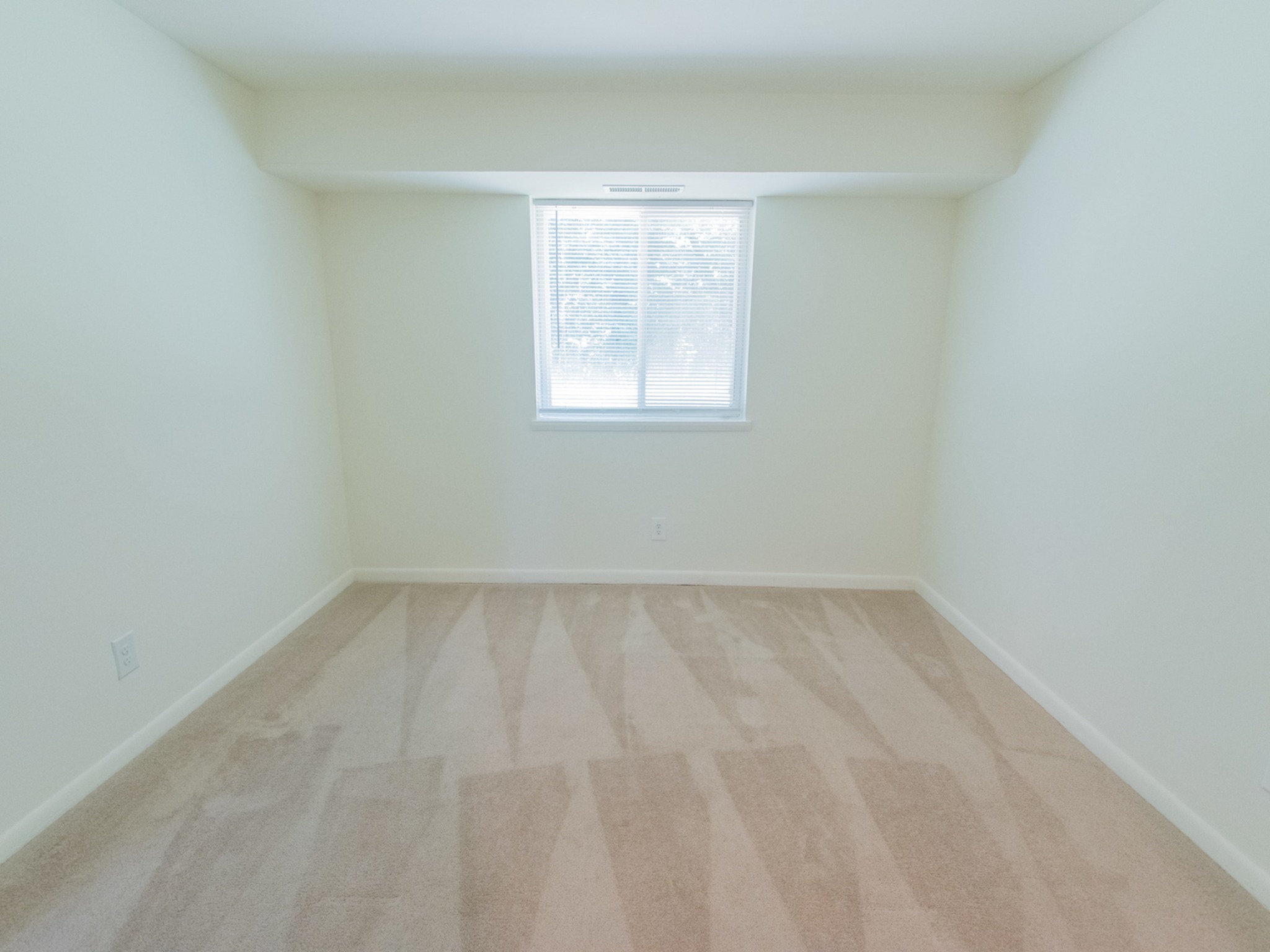 Apartment in Middle River MD Photos of Chesapeake Village Apartments