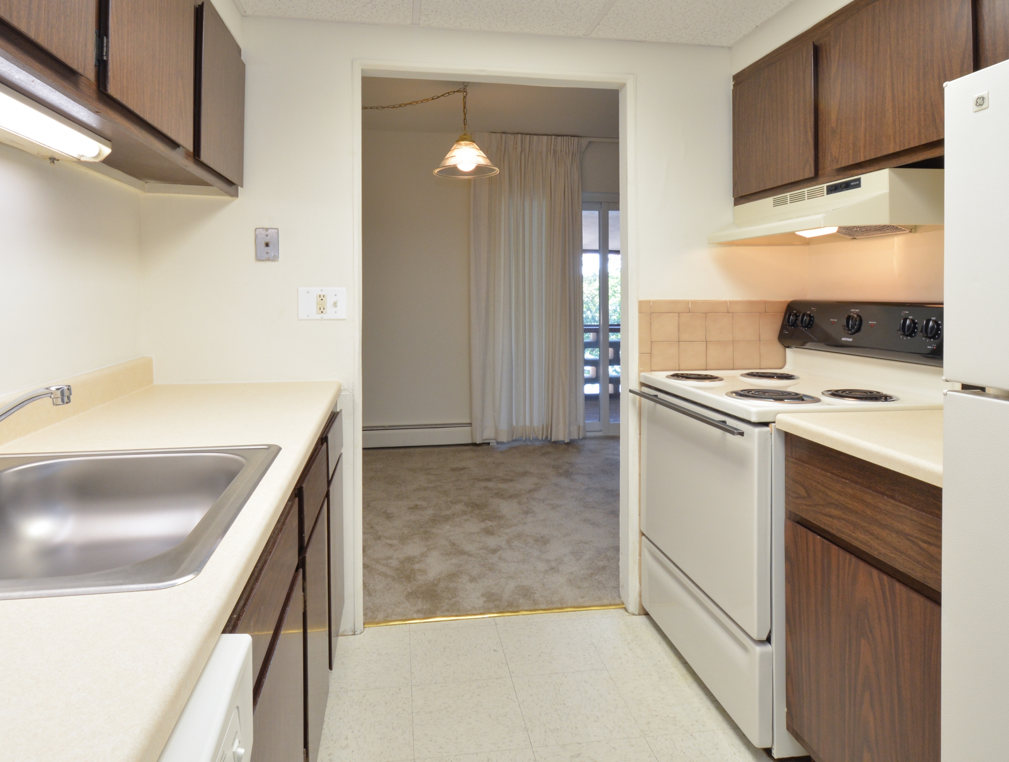 Modern Kitchen | Dover DE Apartment For Rent | Lake Club Apartments