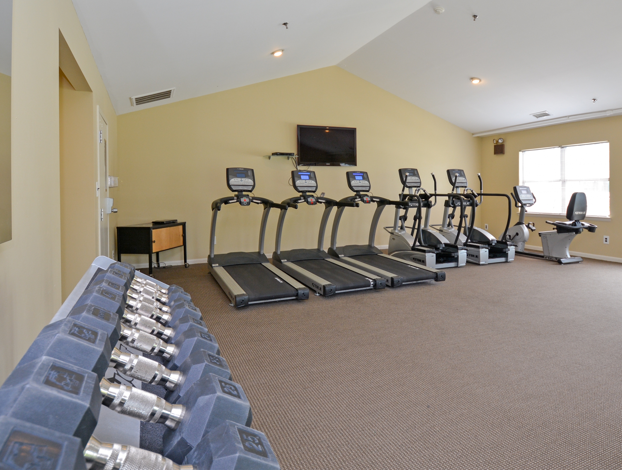 Willow Ridge Village Fitness Center with Dumbbells and Treadmill Machines | Apartments In Marlton NJ