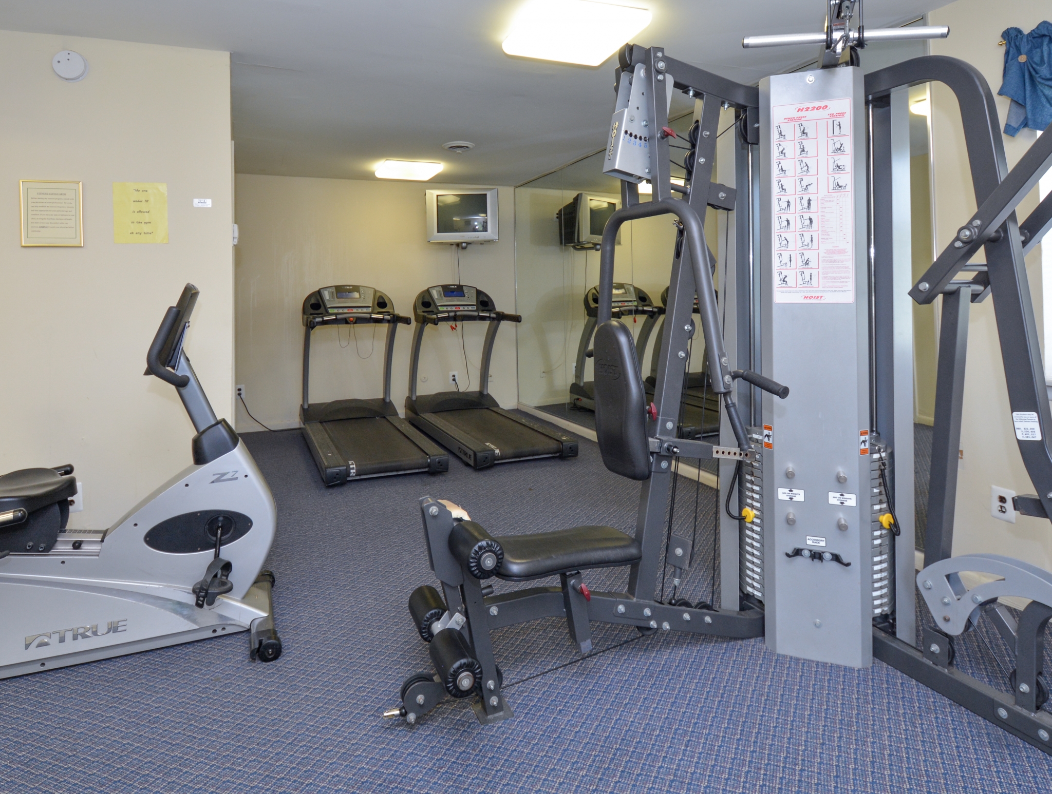 Glen Eagle Village Fitness Center with Cable Machines | Newark Apartments Near DE