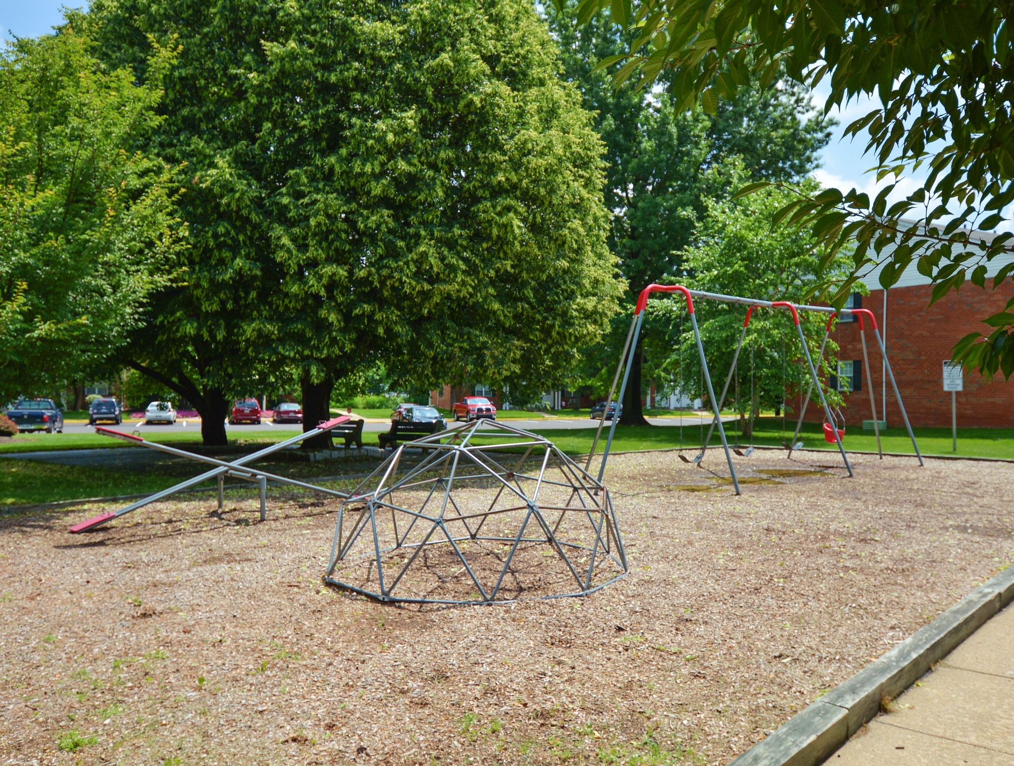 Community Children\'s Playground | Apartment Homes in Levittown, PA | Country Manor Apartments