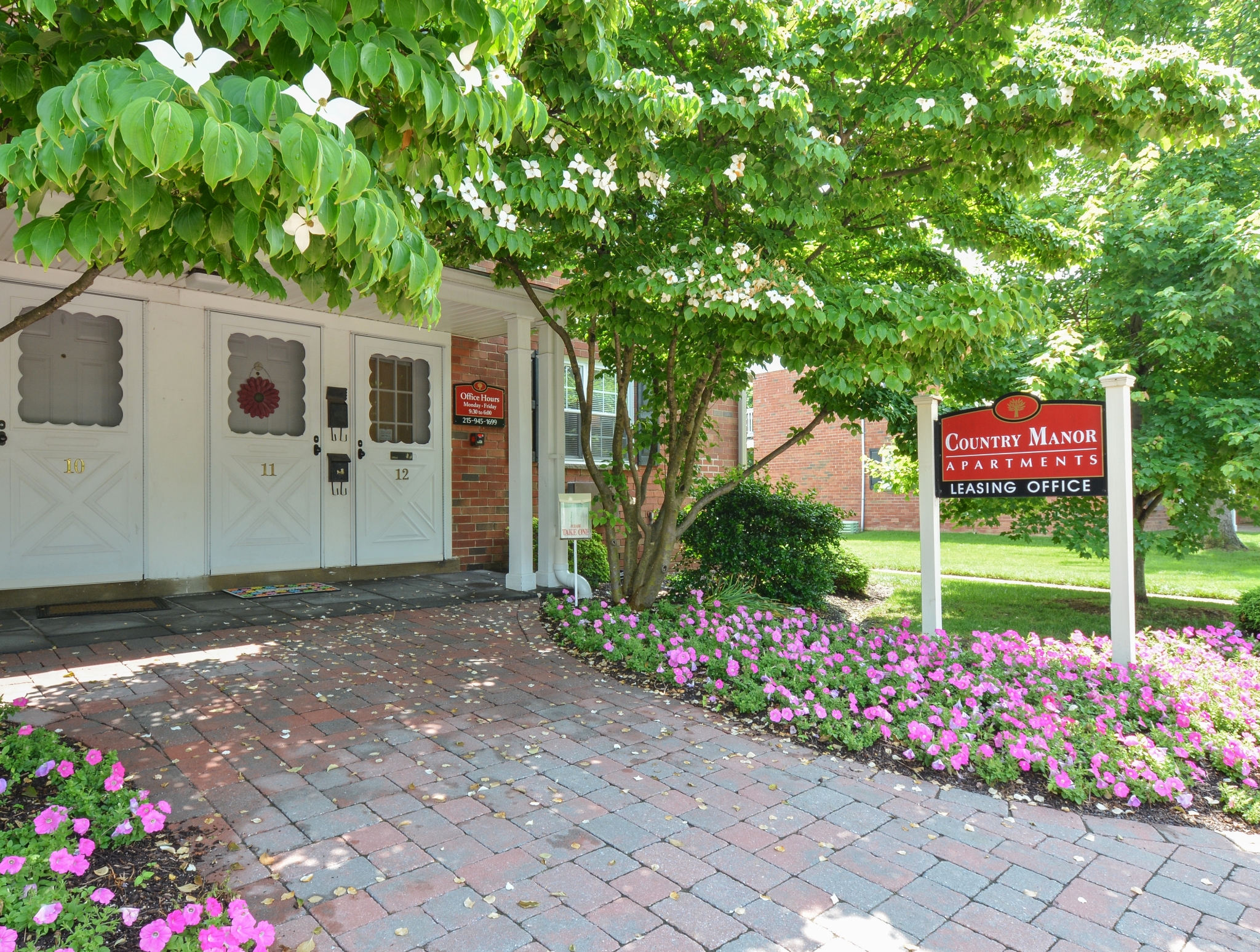 Friendly Office Staff | Levittown PA Apartments For Rent | Country Manor Apartments