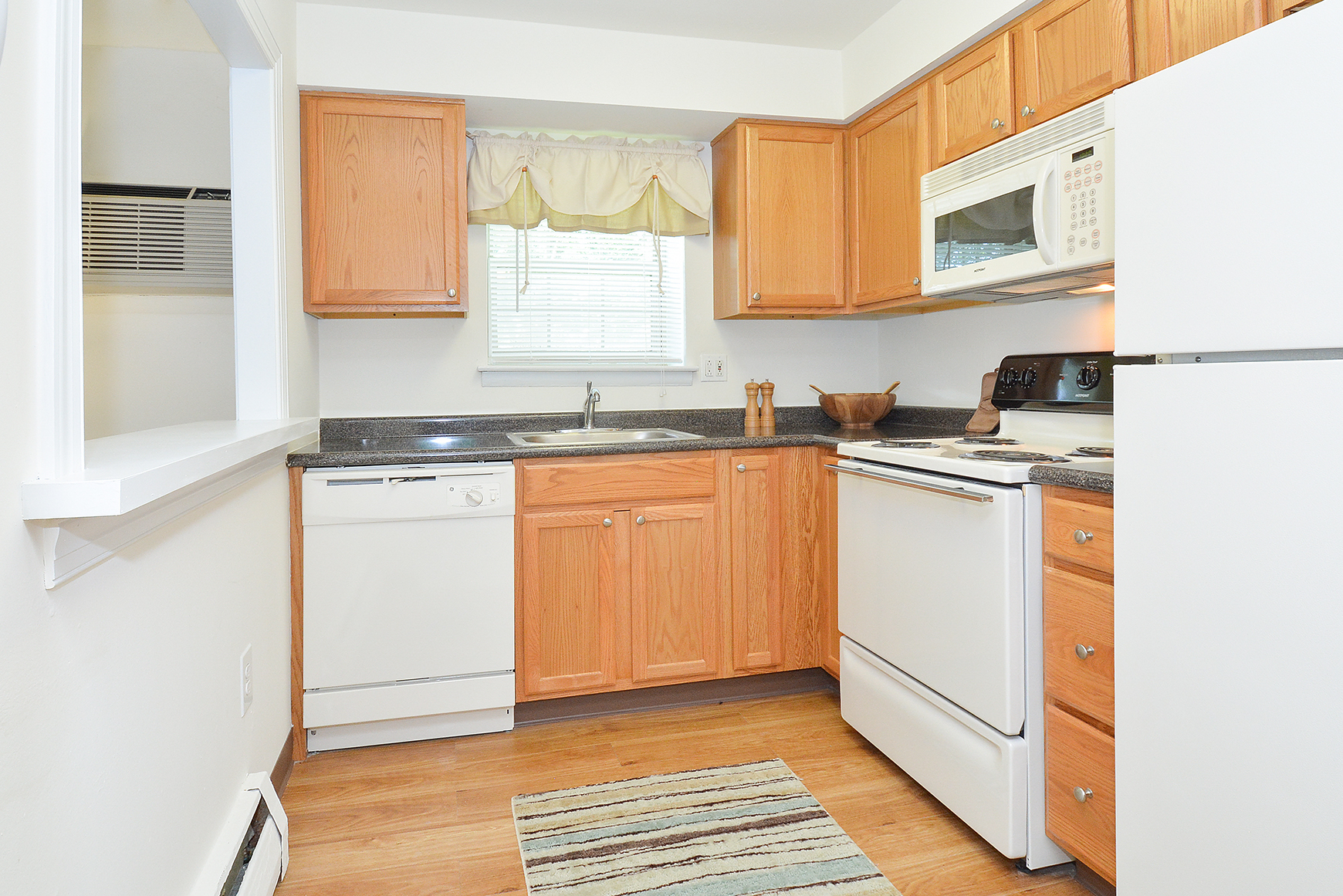 Elegant Kitchen | Apartments in Claymont, DE | Naamans Village Apartments