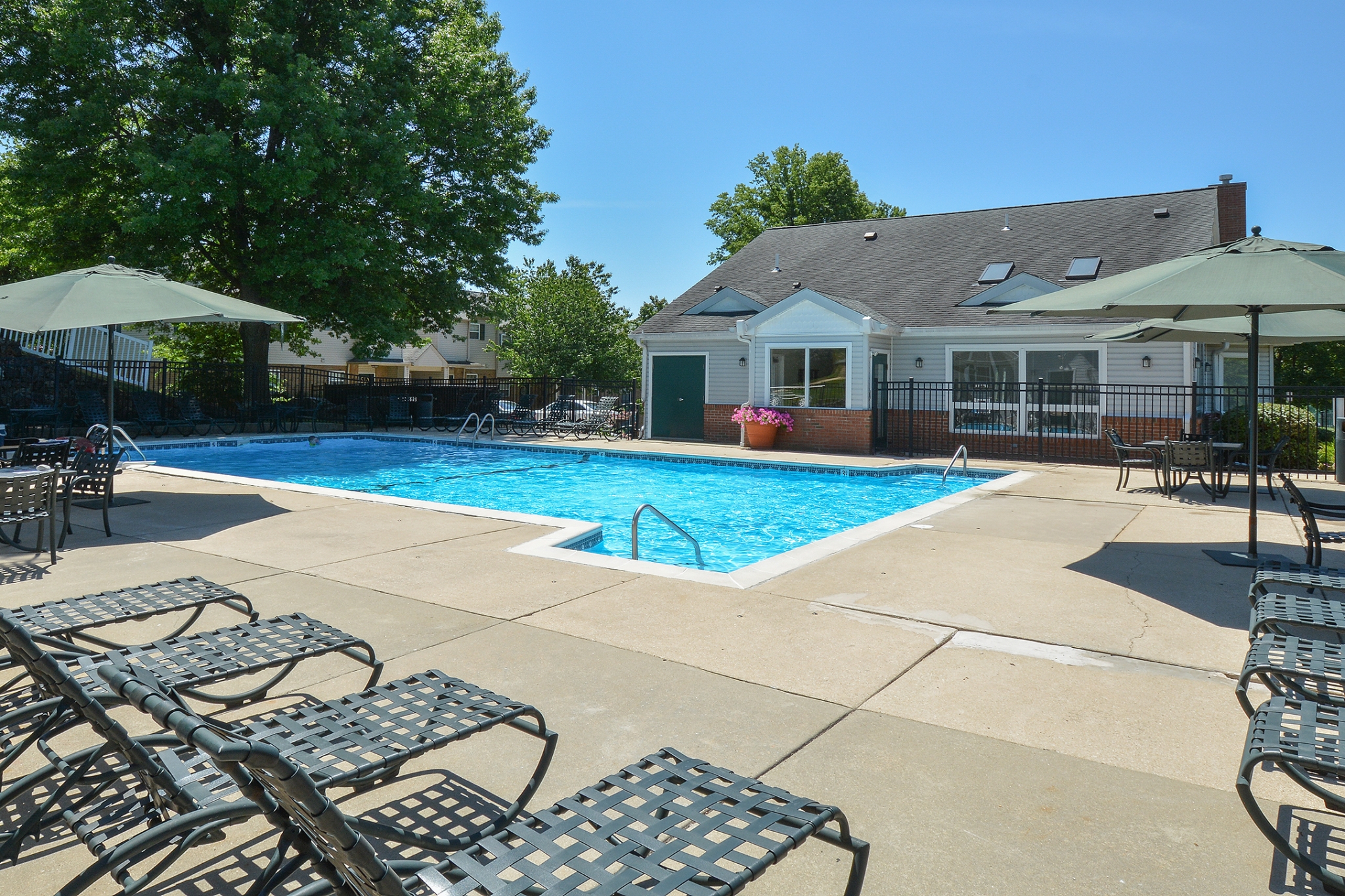 Wyntre Brooke Swimming Pool with Umbrellas | Apartments Near West Chester