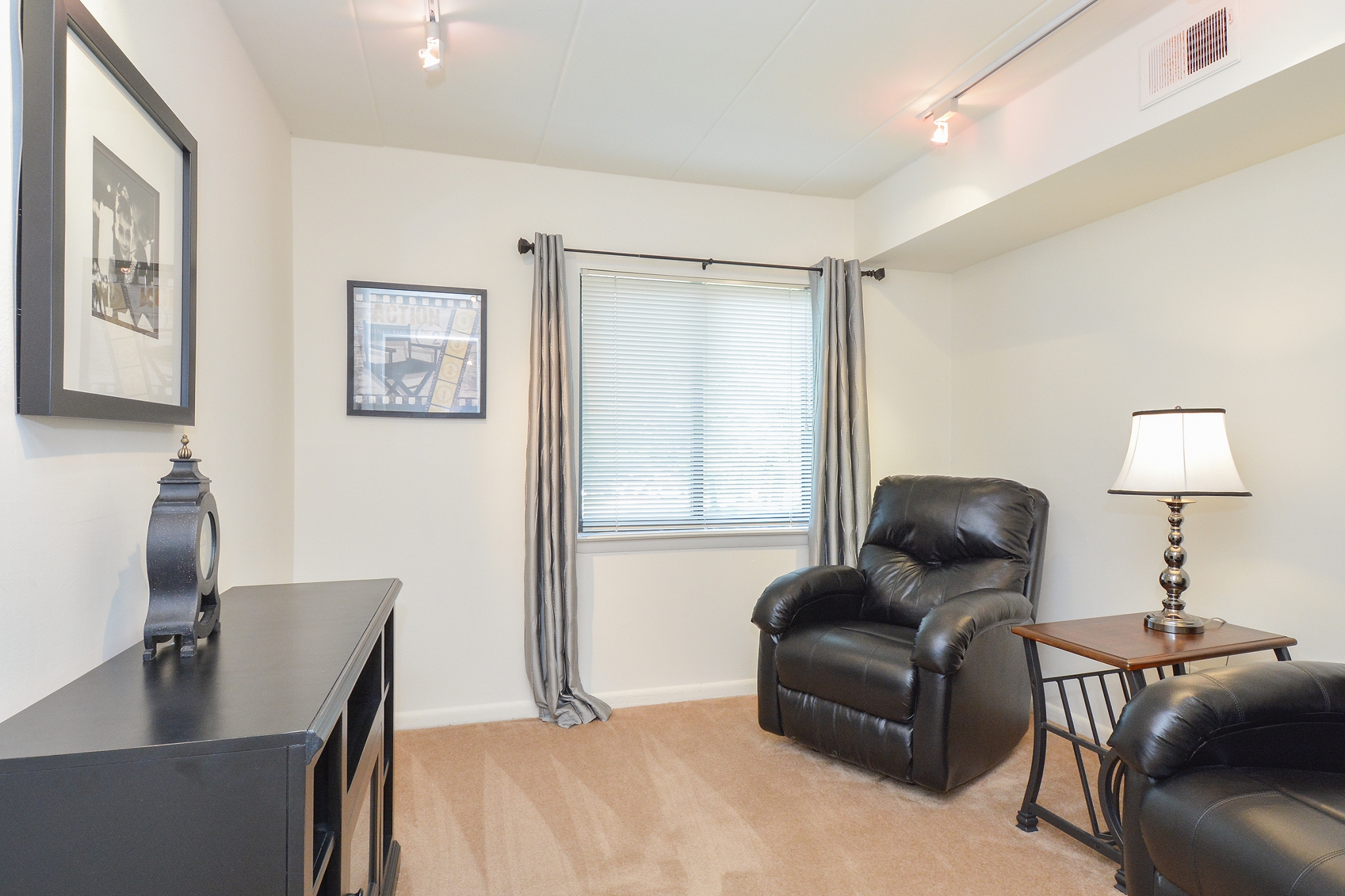 Fairway Park Sample Bedroom or Den with Window | Apartments Near Wilmington DE