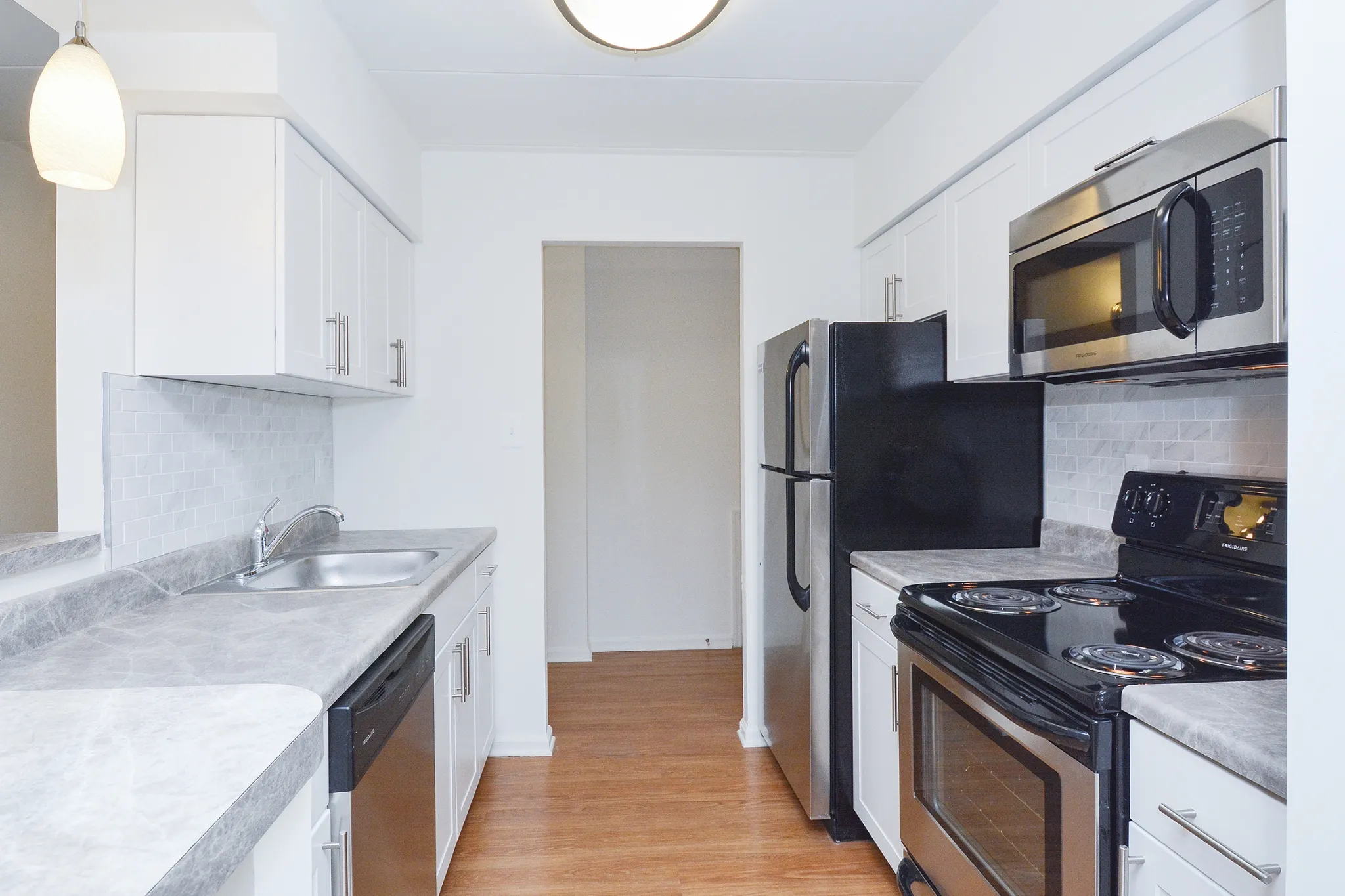 The Lafayette at Valley Forge Sample Kitchen with Stainless Steel Appliances | King of Prussia Apartment Rentals
