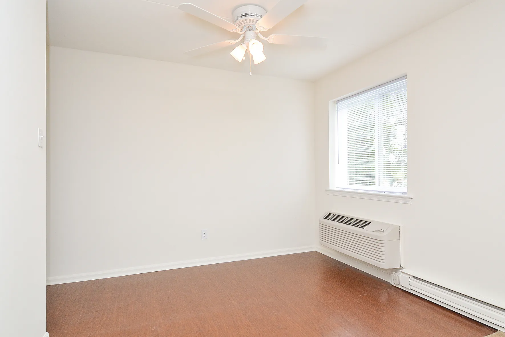 Gulph Mills Village Sample Dining Room | Apartments In King Of Prussia PA