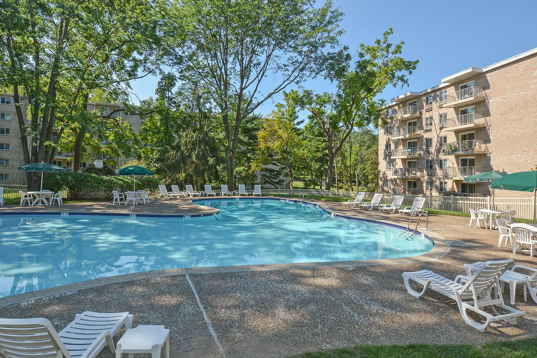Gulph Mills Village Swimming Pool | King of Prussia Apartments
