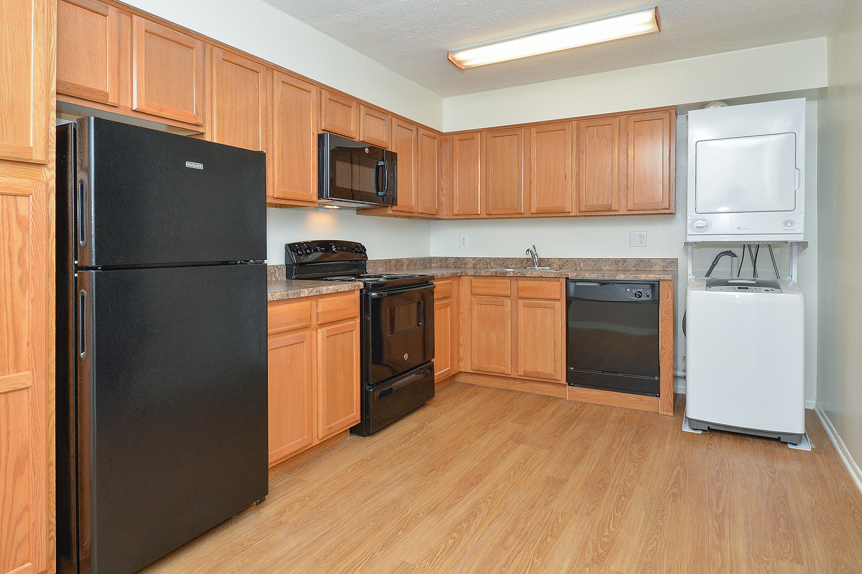 Modern Kitchen | Willow Grove PA Apartment For Rent | Willow Run Apartments