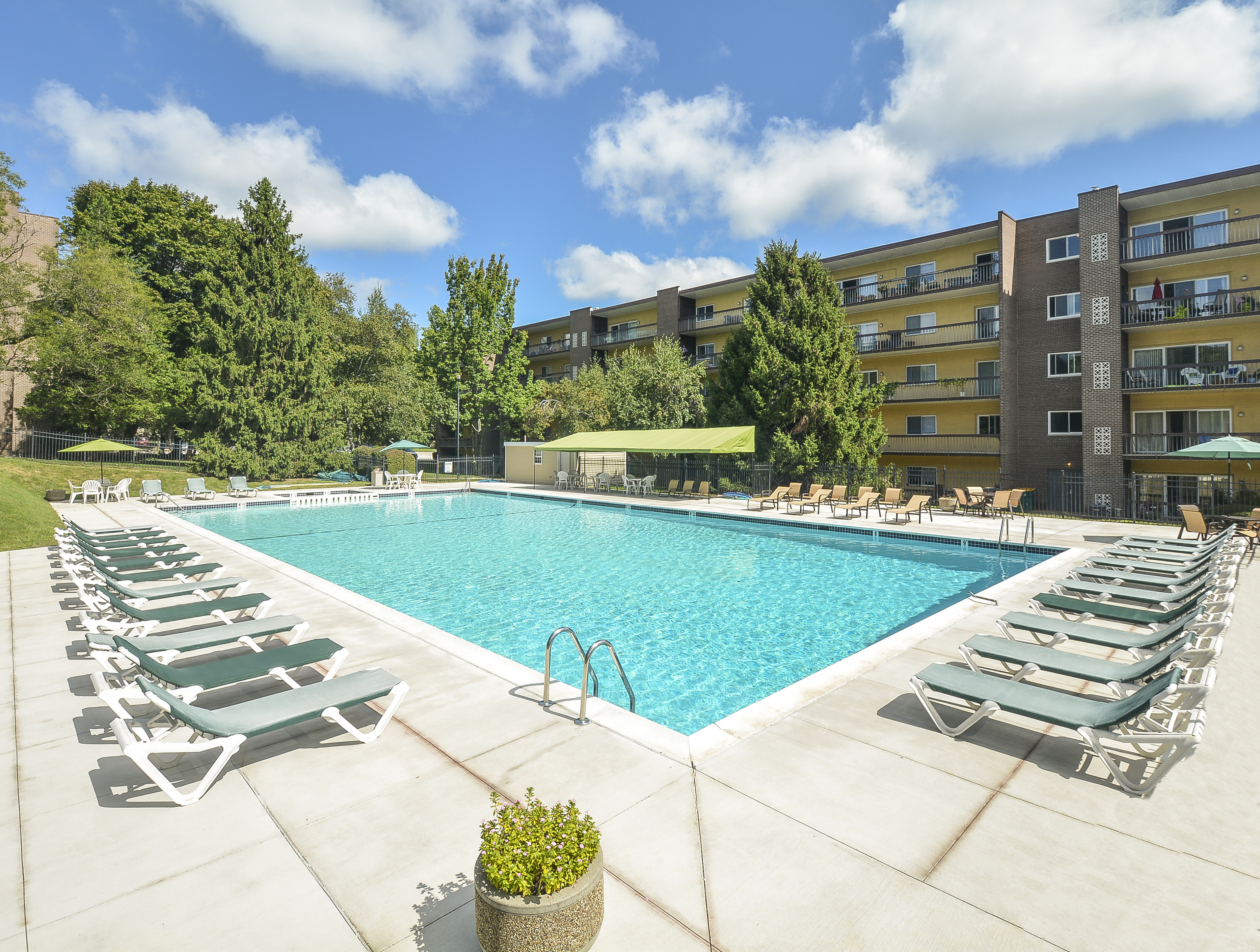 Main Line Berwyn Swimming Pool | Berwyn Apartments