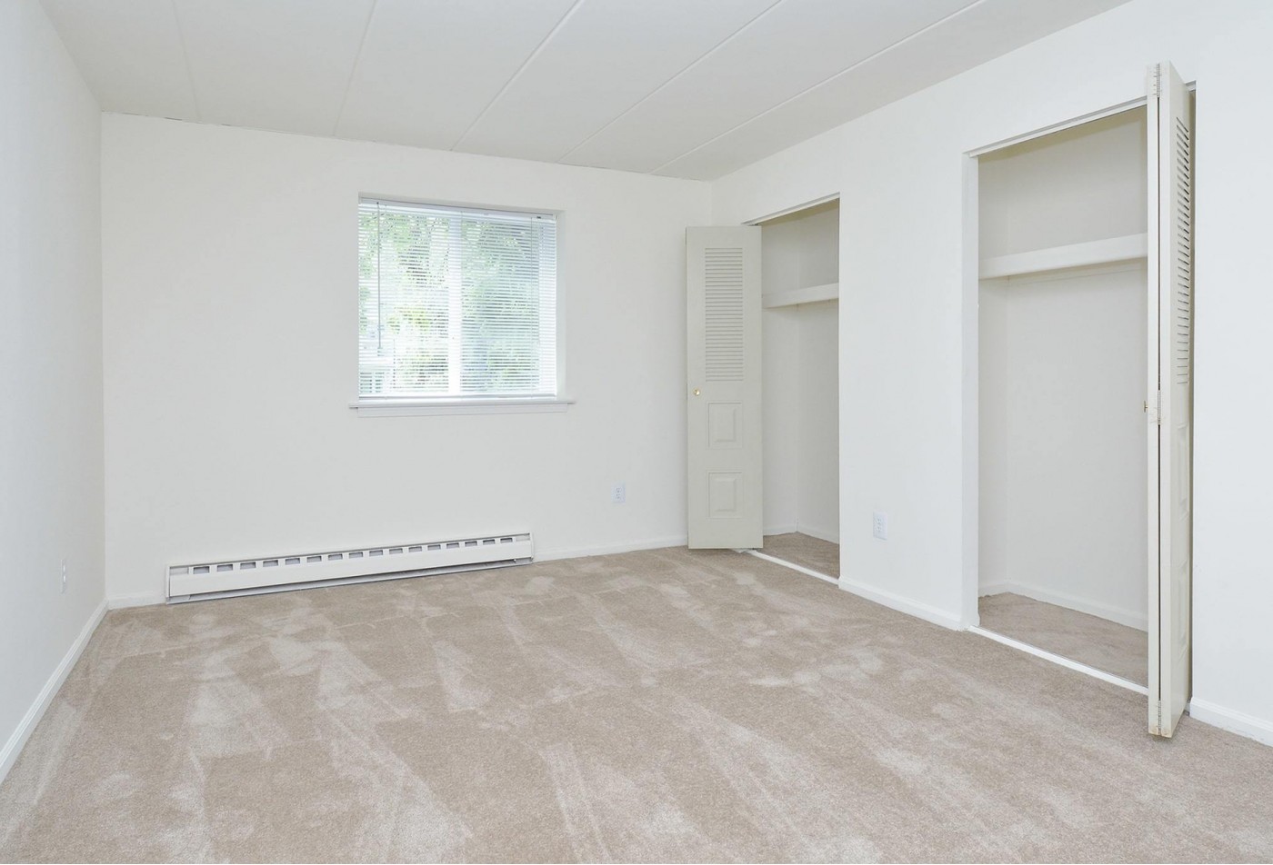 Swimming Pool | Apartment Homes in King of Prussia, PA | The Lafayette at Valley Forge
