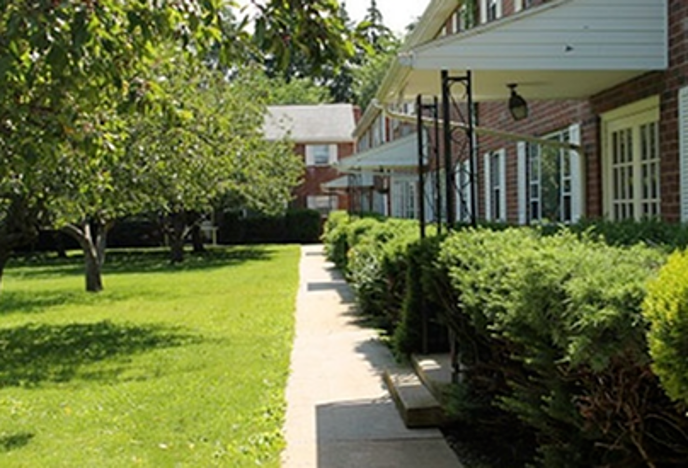 Elwood Garden Apartments