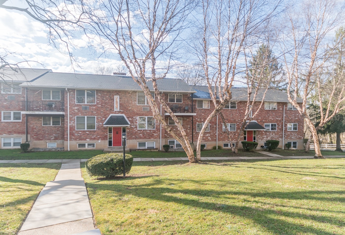 Apartments in Paoli For Rent |Paoli Place Arms Apartments