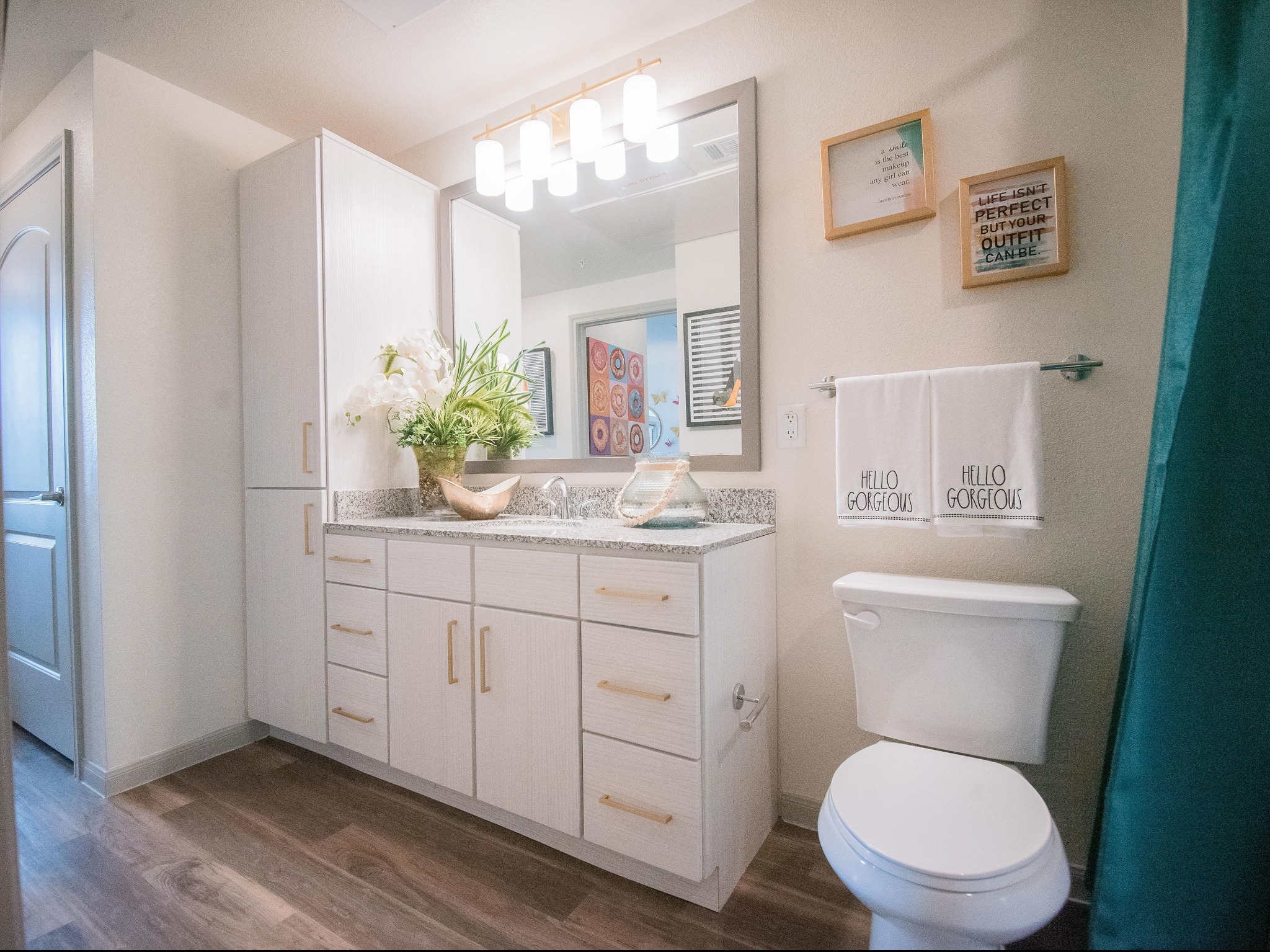 Baytown, Texas Apartments Gallery The Vic at Southwinds