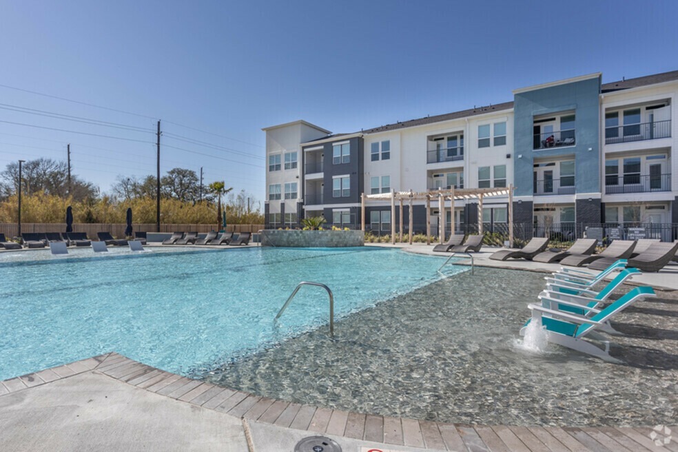 Baytown, Texas Apartments Gallery The Vic at Southwinds