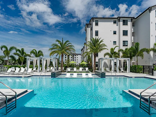 The Point at Doral Pool