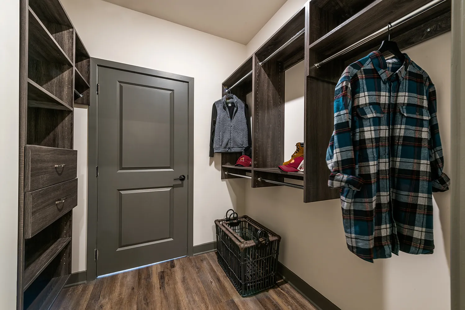 Walk-in Closet