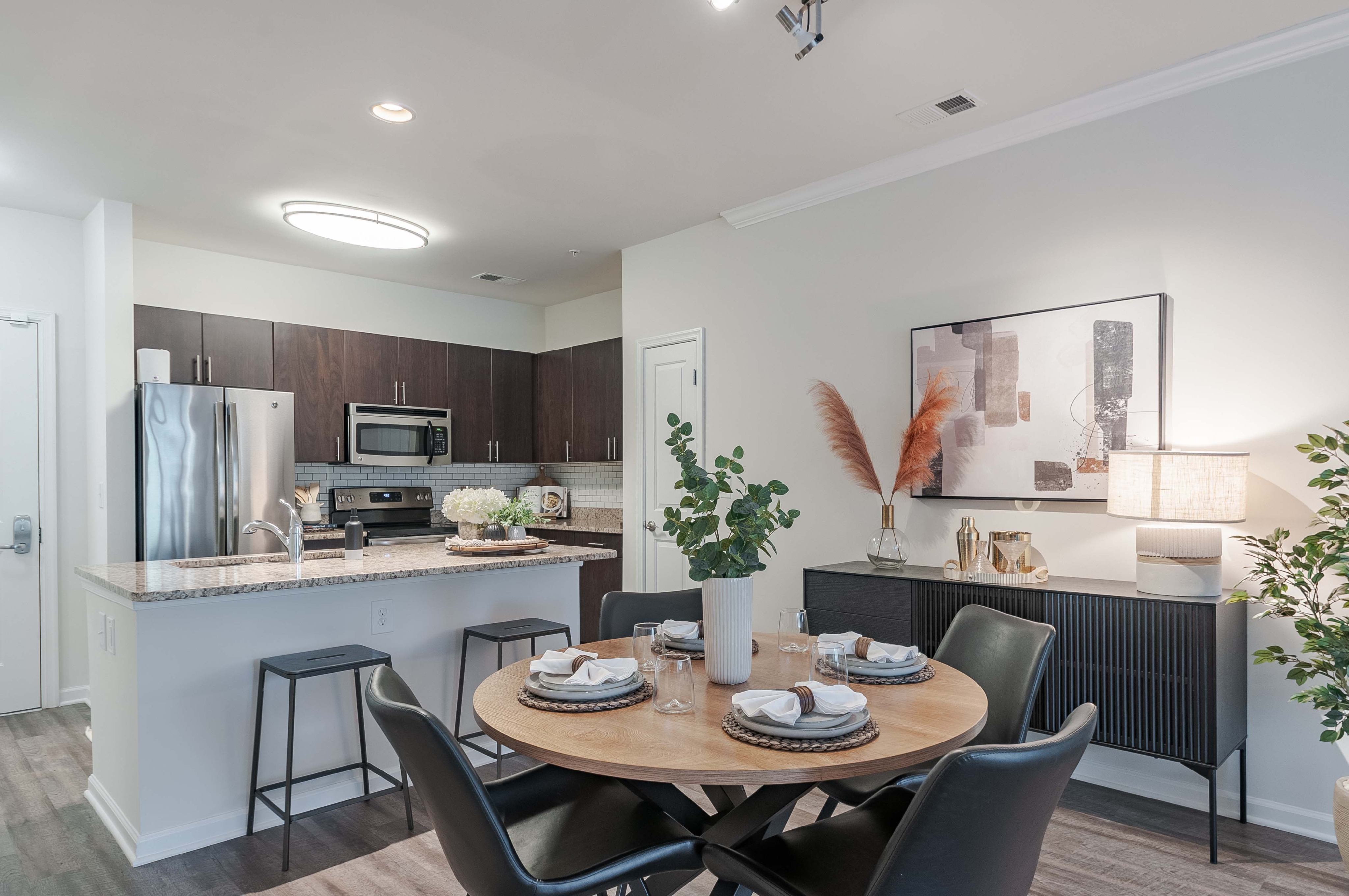 Apartment Dining